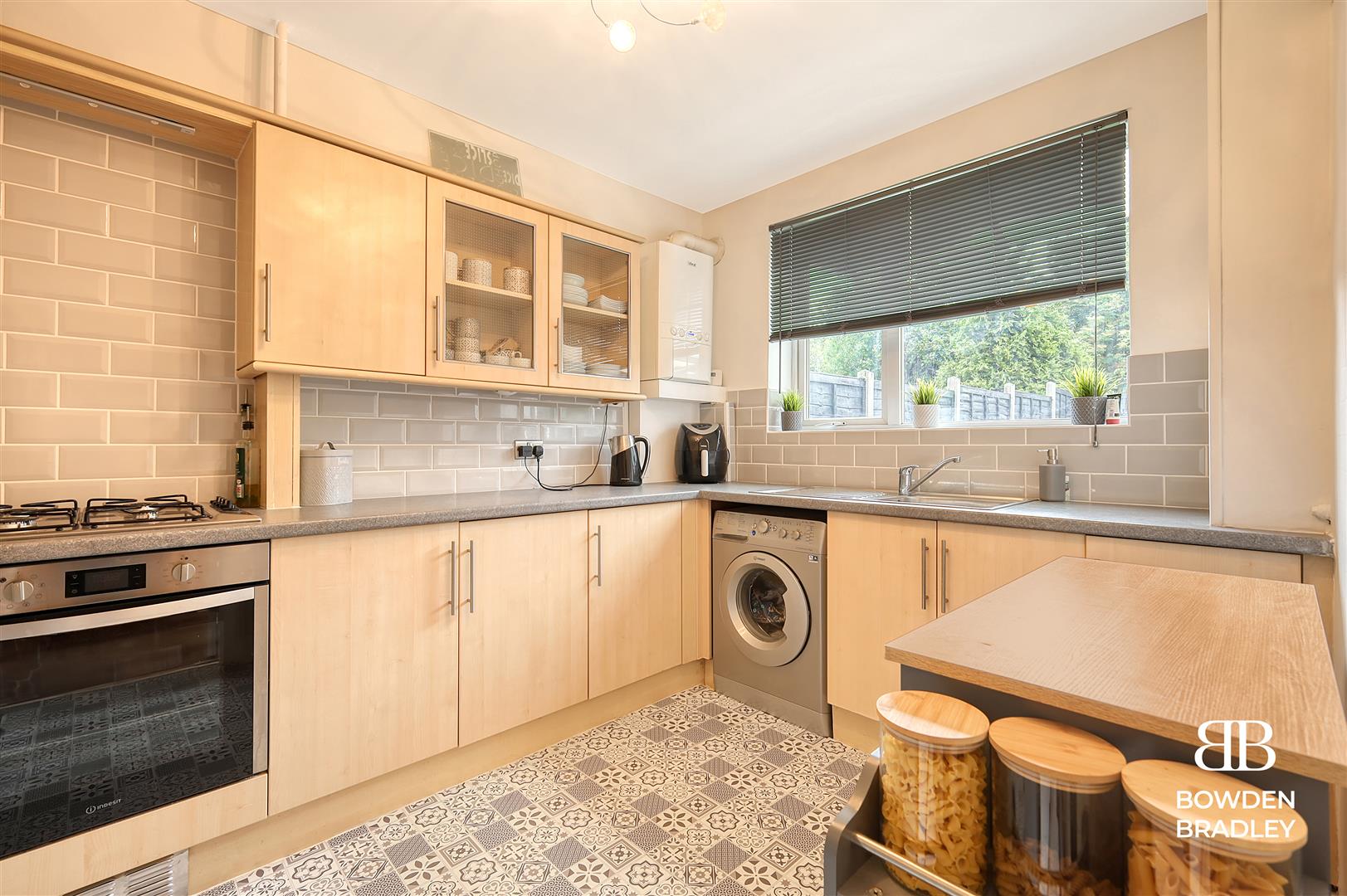 1 bed flat for sale in Newton Road, Chigwell  - Property Image 8