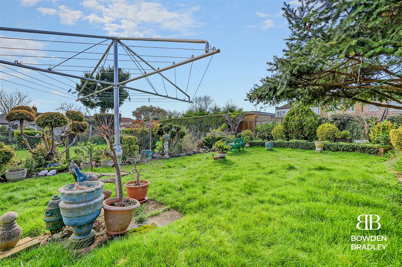 4 bed bungalow for sale in Lime Grove, Hainault  - Property Image 24