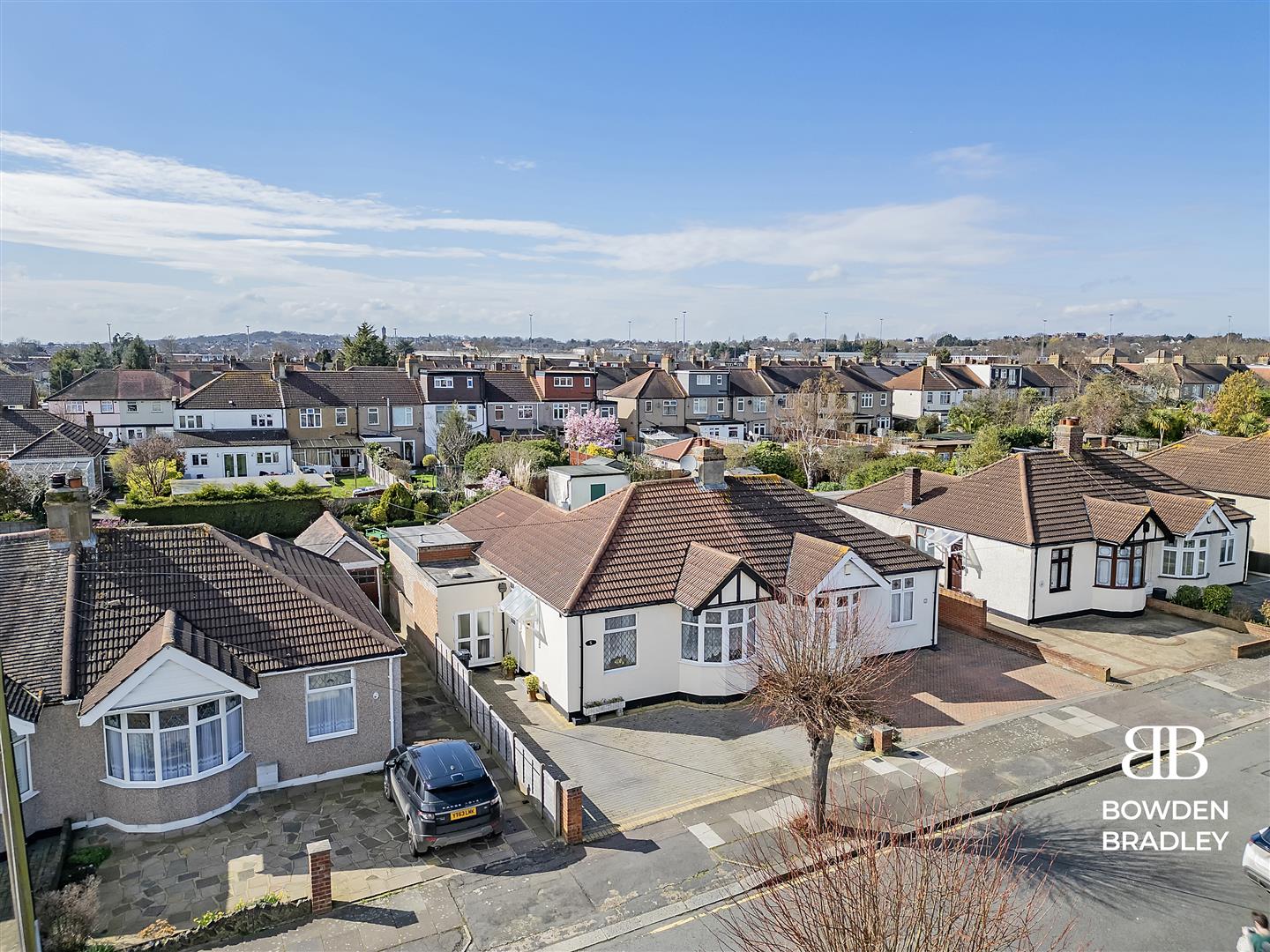 4 bed bungalow for sale in Lime Grove, Hainault  - Property Image 26