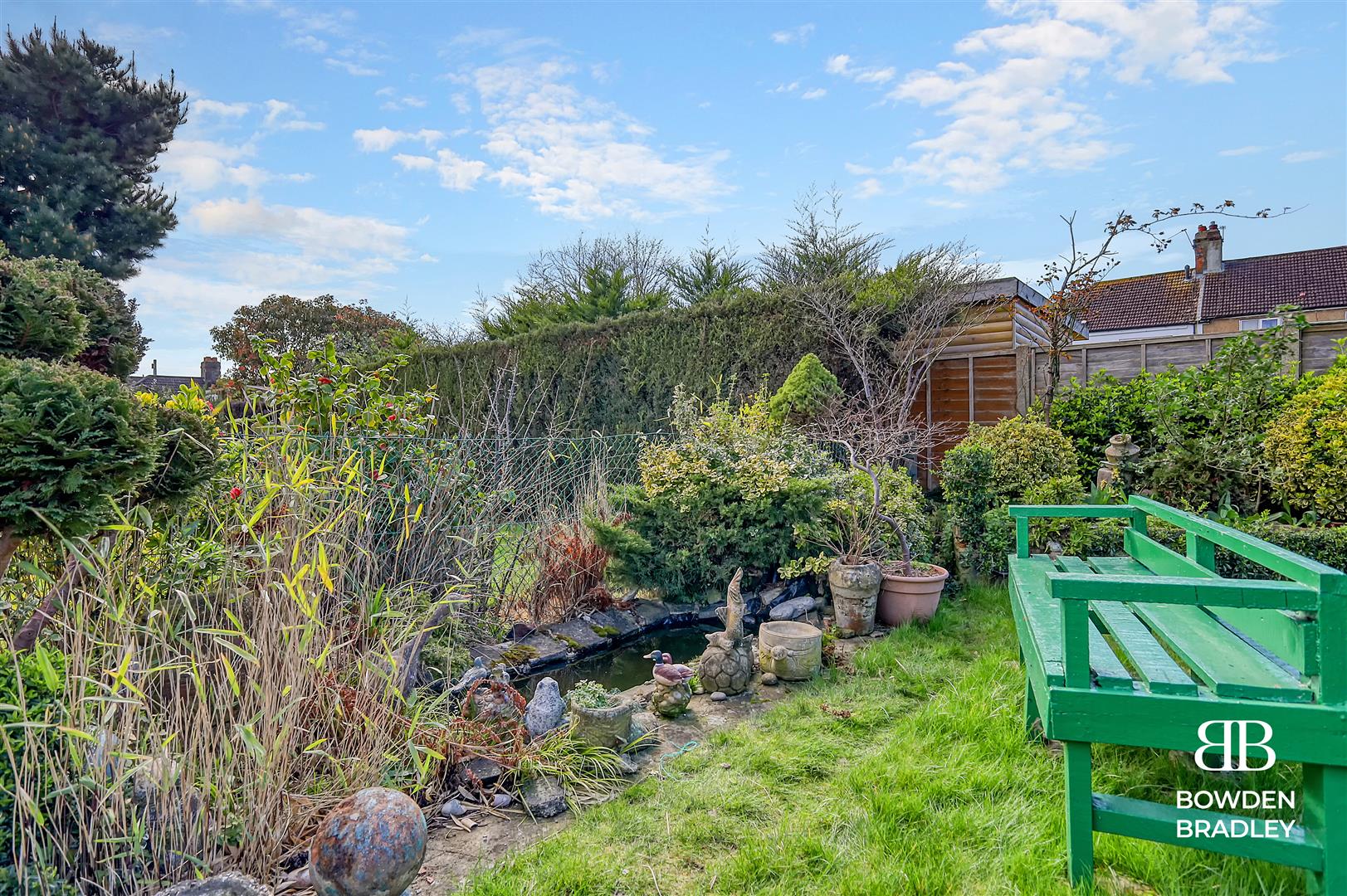 4 bed bungalow for sale in Lime Grove, Hainault  - Property Image 22