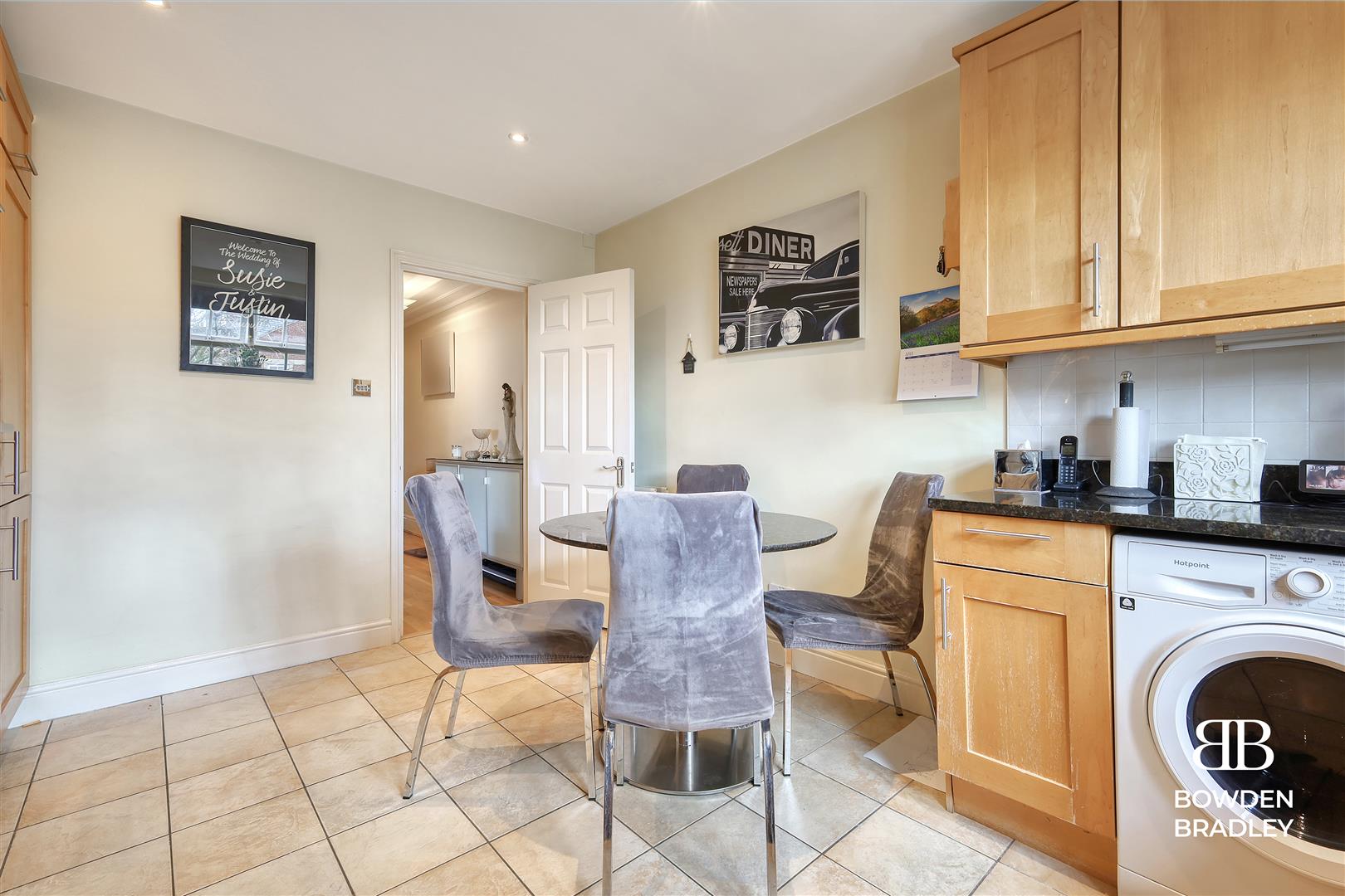 2 bed apartment for sale in The Boulevard, Woodford Green  - Property Image 9