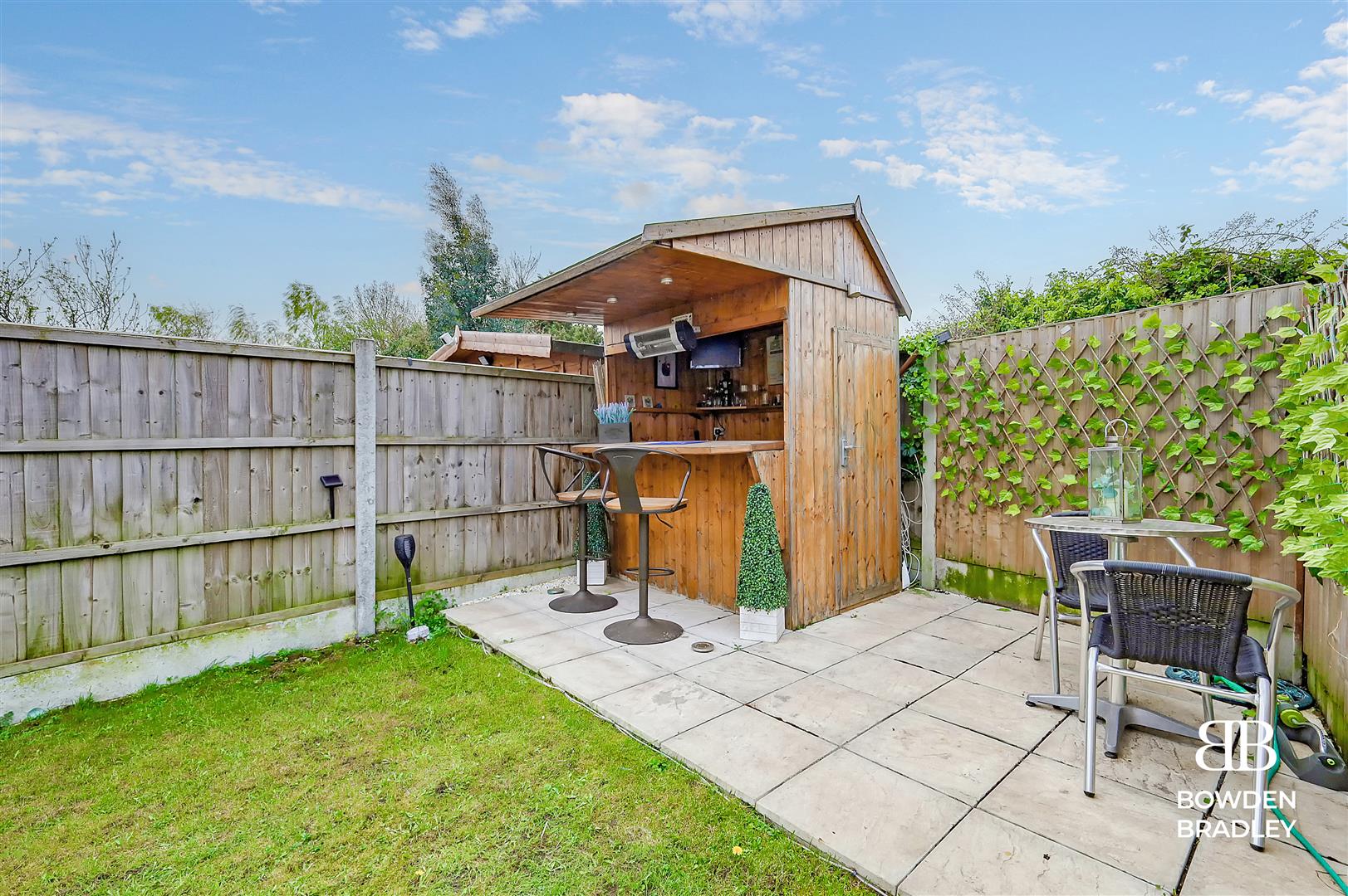 3 bed terraced house for sale in Linley Crescent, Collier Row  - Property Image 16