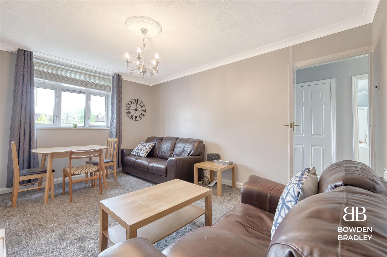 2 bed maisonette for sale in Crown Road, Barkingside  - Property Image 4