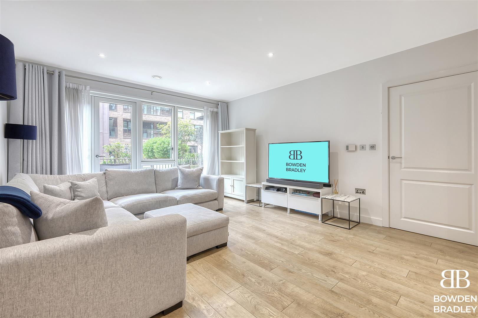 2 bed apartment to rent in Highland Street, London  - Property Image 8