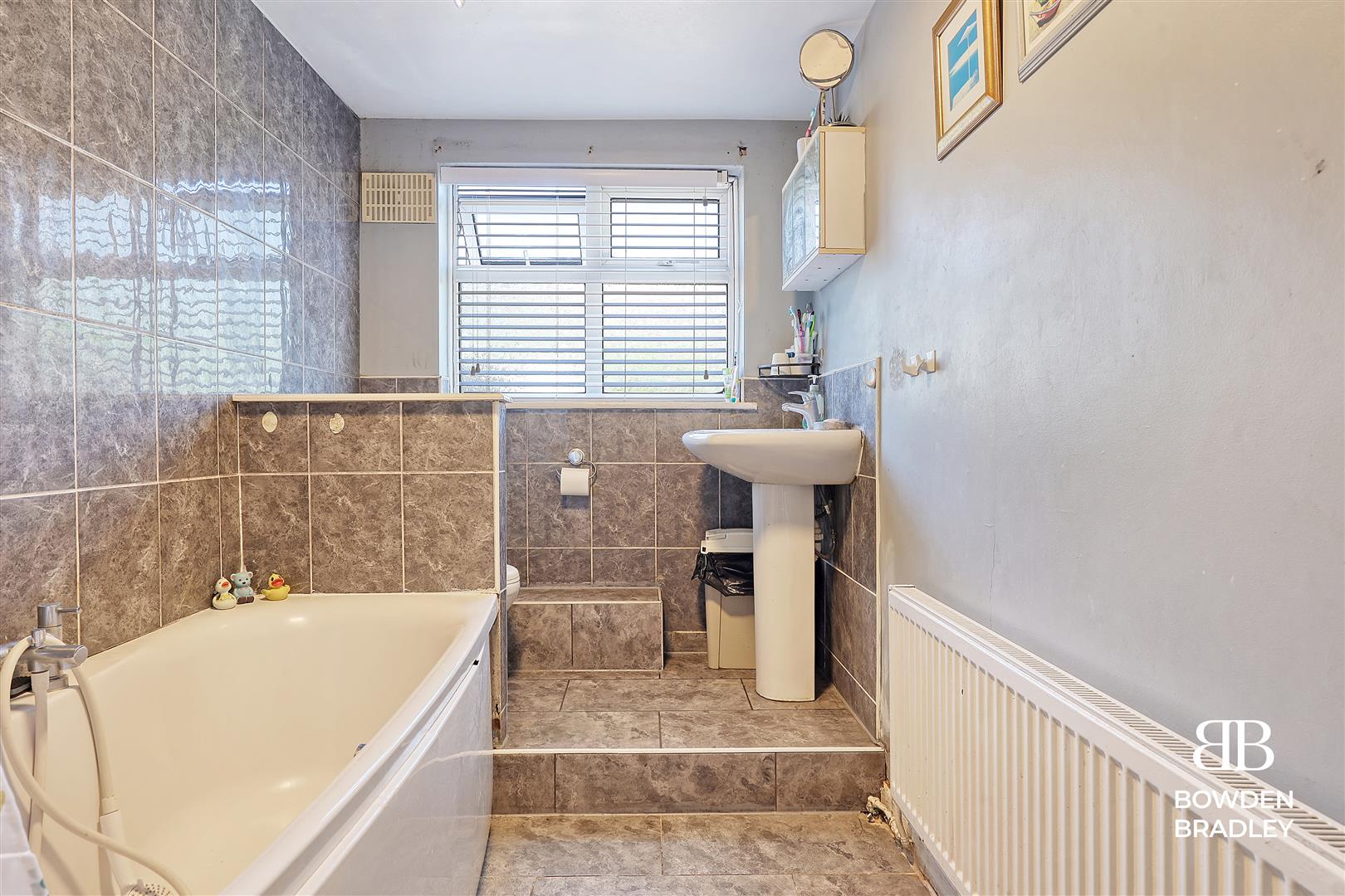 3 bed terraced house for sale in Durell Road, Dagenham  - Property Image 10