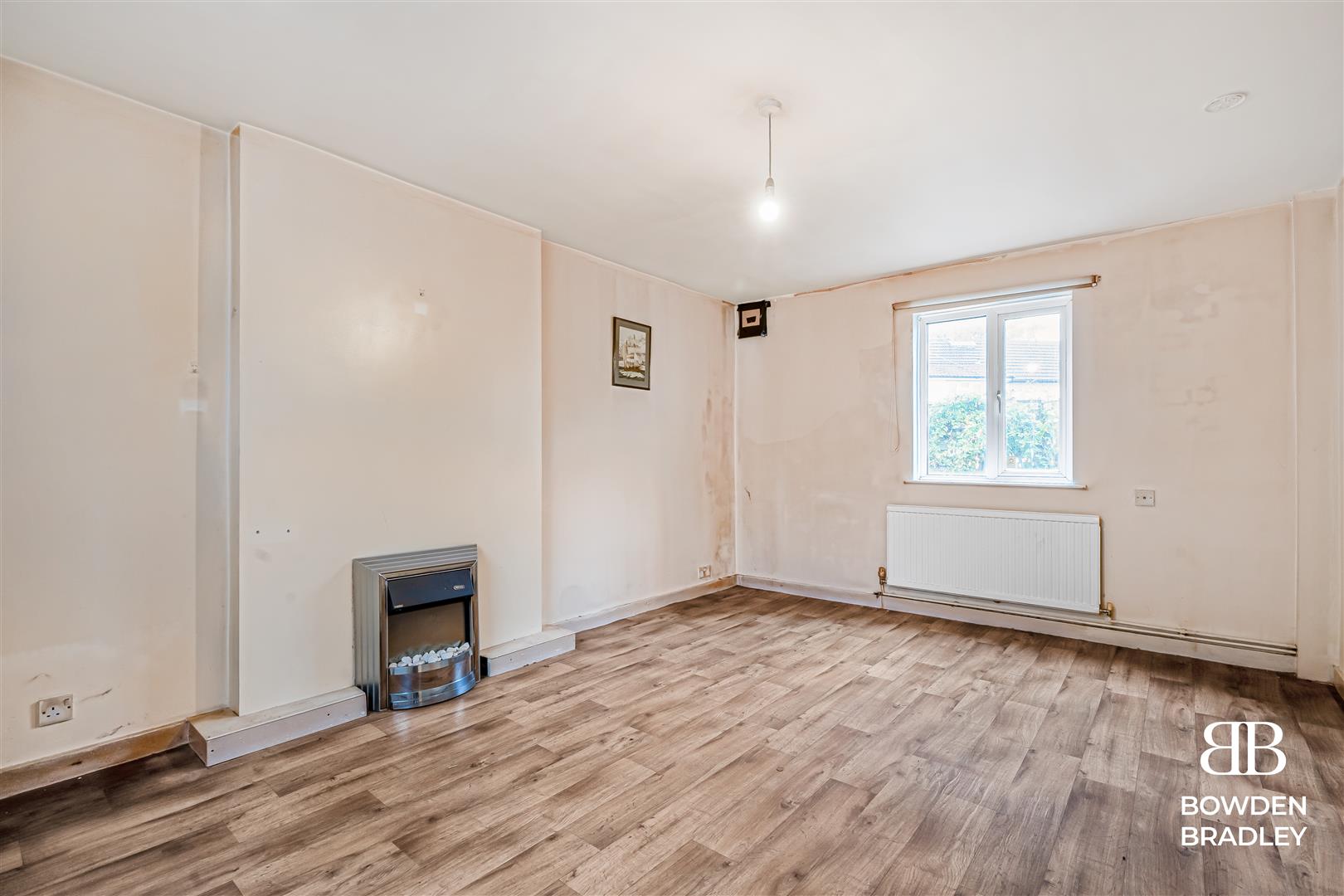 3 bed semi-detached house for sale in Sutton Road, Barking  - Property Image 2