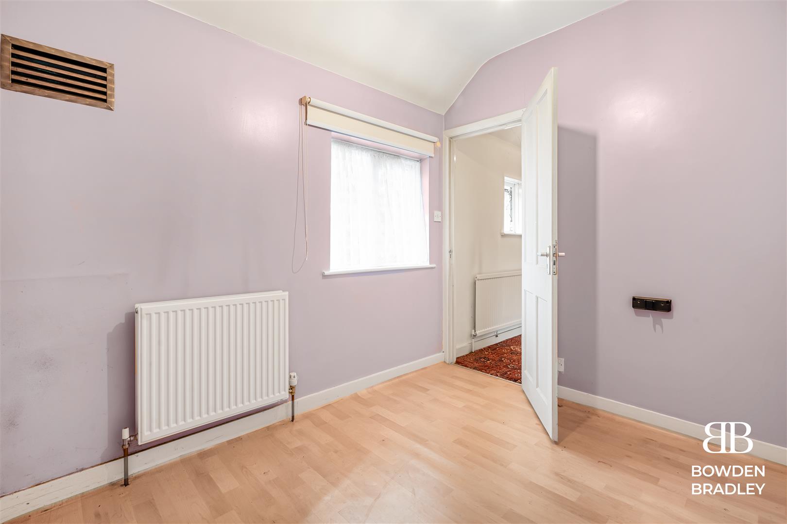 3 bed semi-detached house for sale in Sutton Road, Barking  - Property Image 9