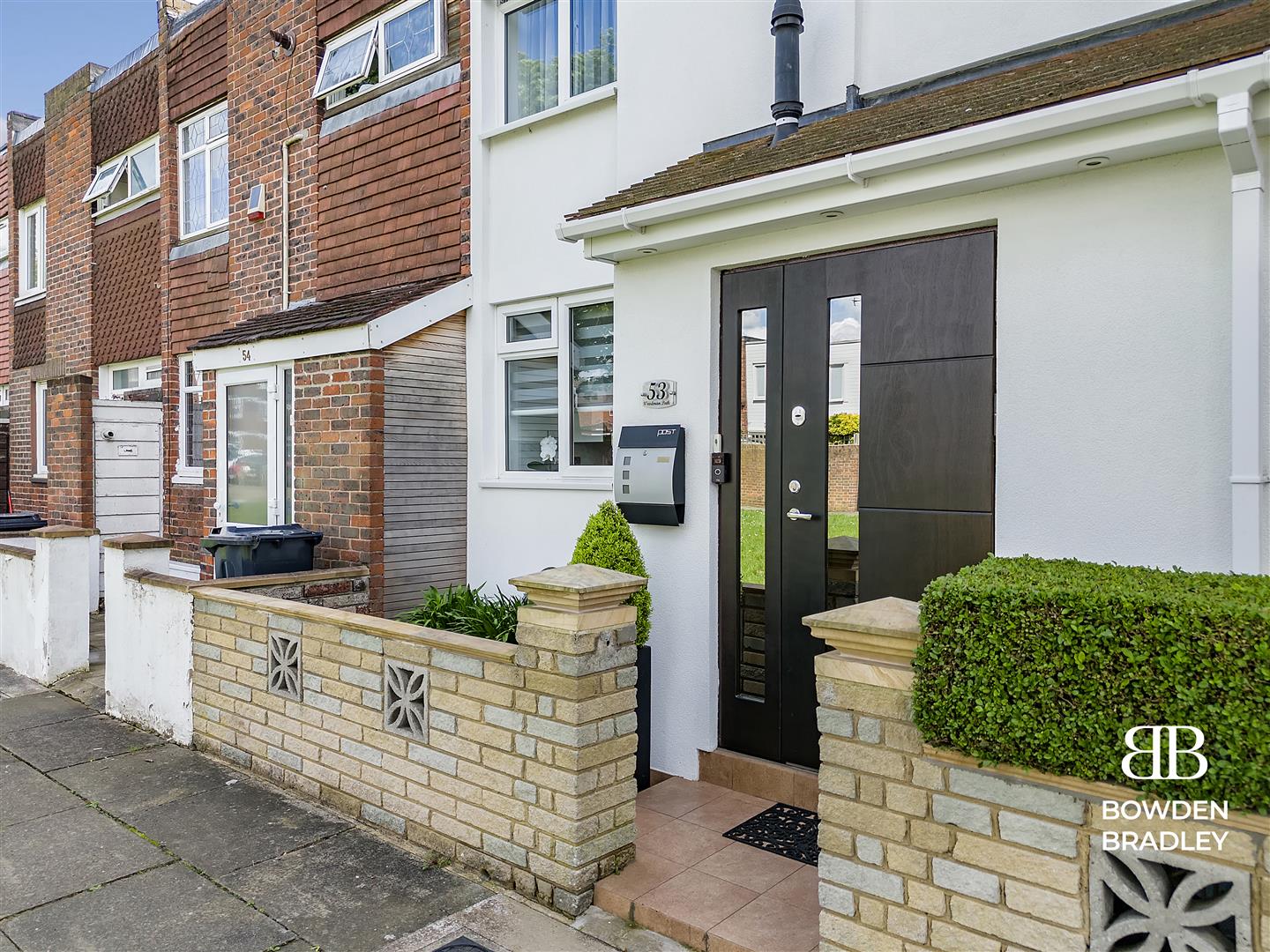 3 bed terraced house for sale in Woodman Path, Hainault  - Property Image 28