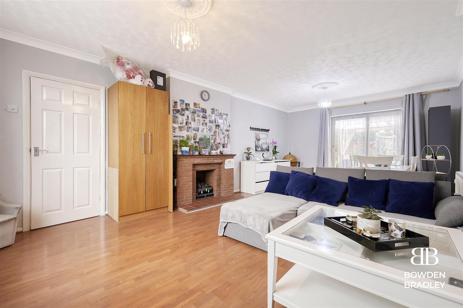 3 bed terraced house for sale in Manford Cross, Chigwell  - Property Image 5