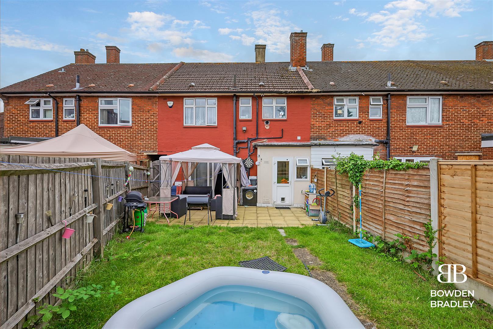 3 bed terraced house for sale in Manford Cross, Chigwell  - Property Image 19