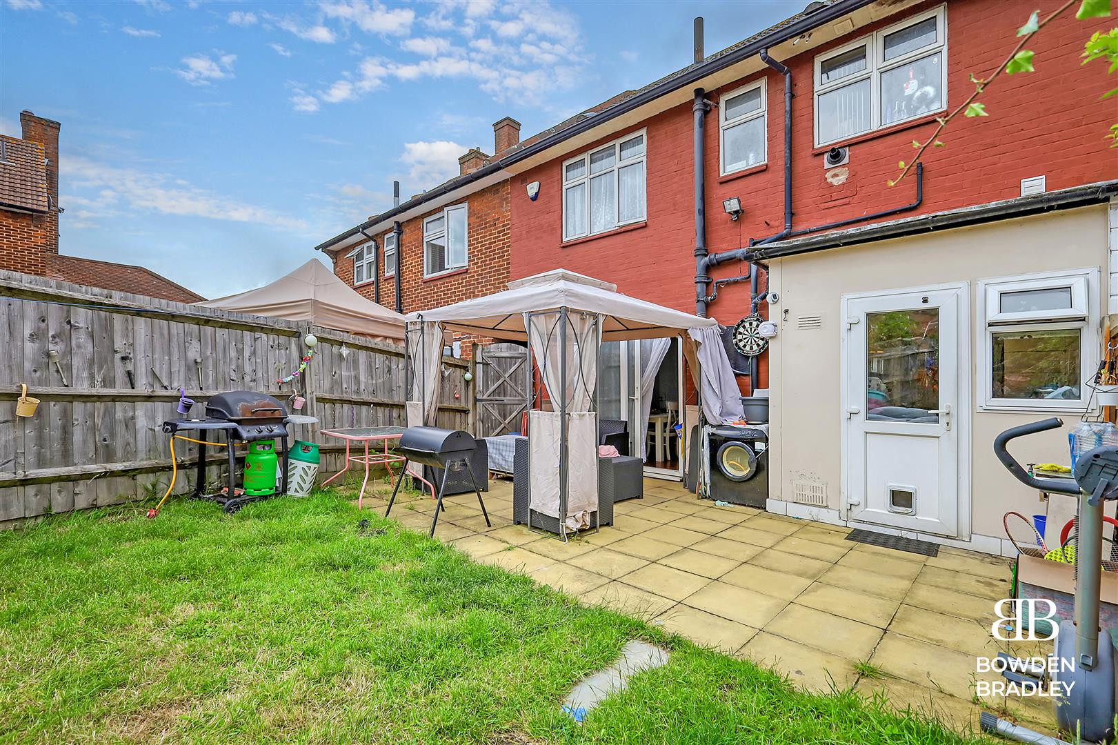 3 bed terraced house for sale in Manford Cross, Chigwell  - Property Image 17