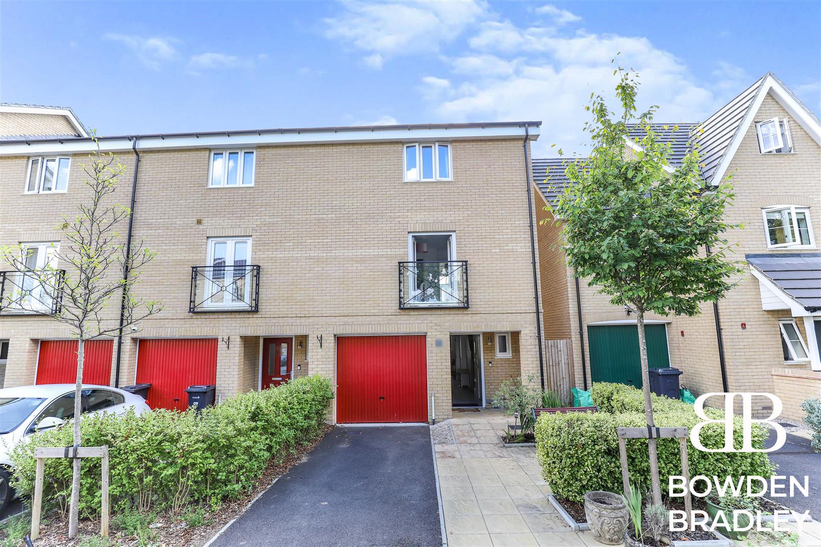 3 bed end of terrace house for sale in Periwinkle Gardens, Chigwell  - Property Image 17