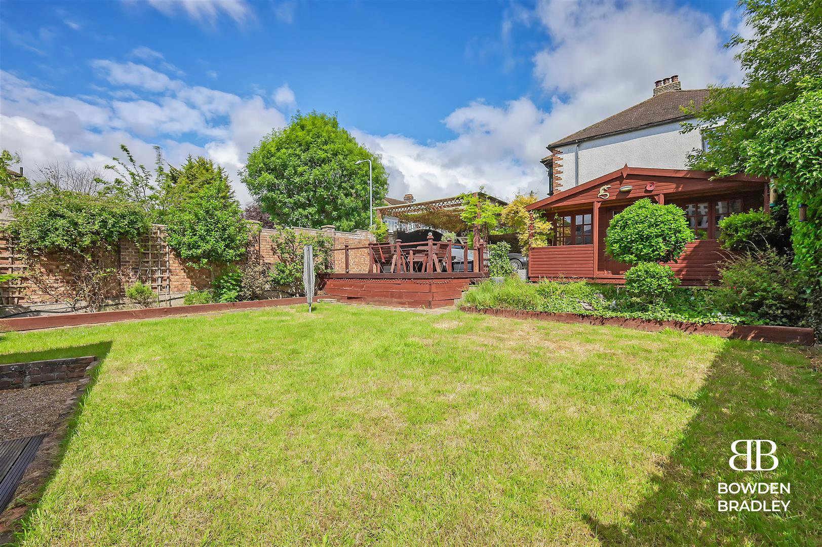 4 bed semi-detached house for sale in Aragon Drive, Hainault  - Property Image 30