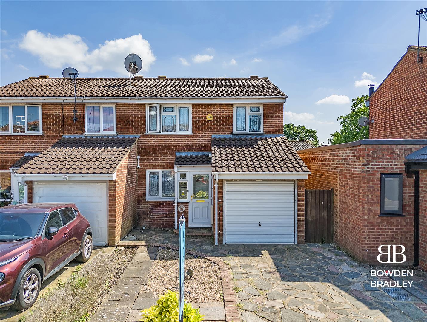 3 bed semi-detached house for sale in Trotwood, Chigwell  - Property Image 1