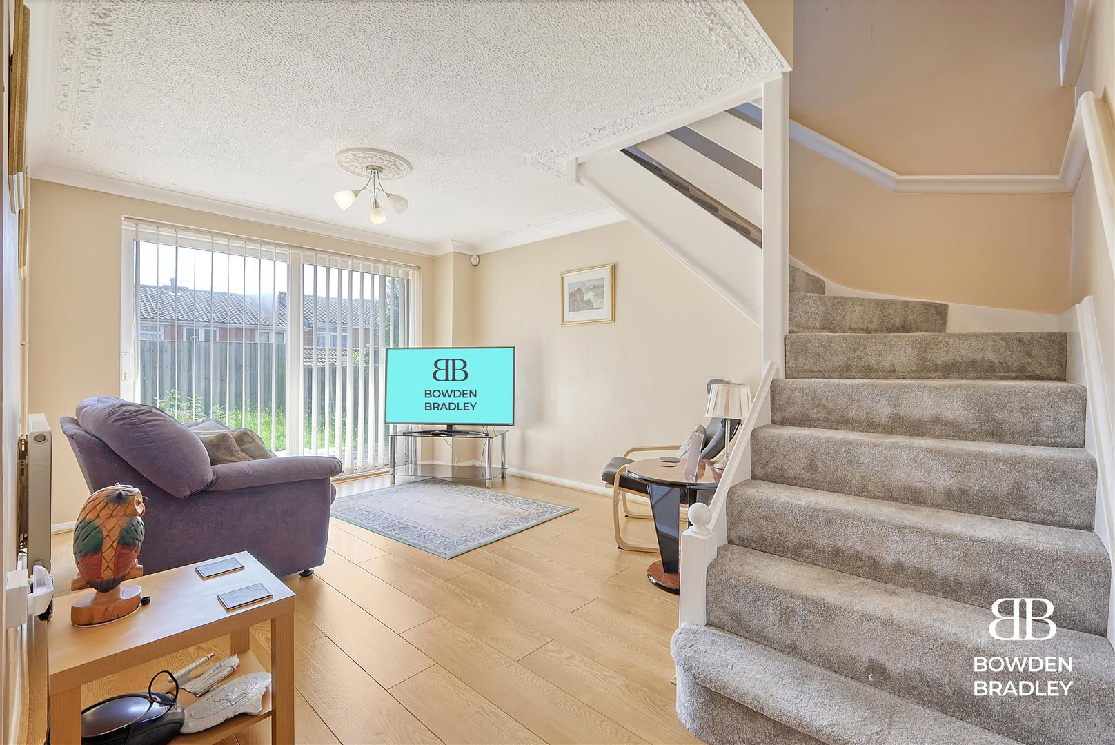 3 bed semi-detached house for sale in Trotwood, Chigwell  - Property Image 7