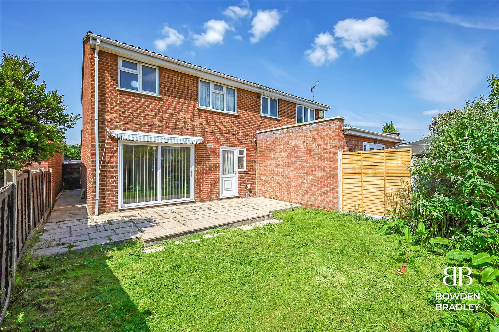 3 bed semi-detached house for sale in Trotwood, Chigwell  - Property Image 19