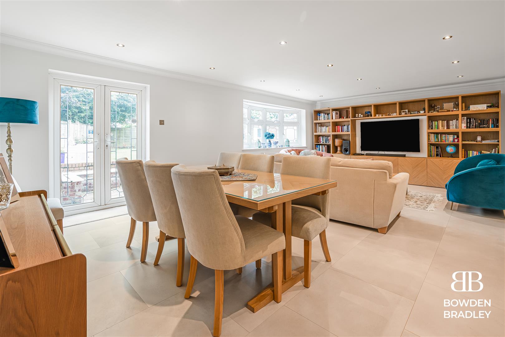 4 bed detached house for sale in St. Marys Way, Chigwell  - Property Image 7