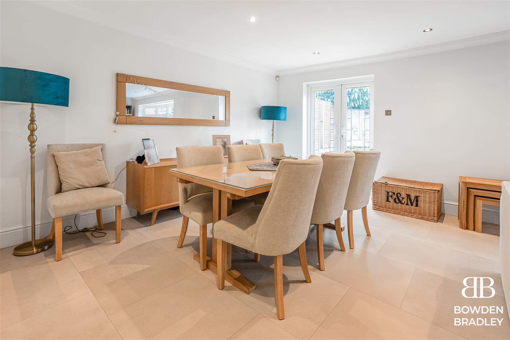 4 bed detached house for sale in St. Marys Way, Chigwell  - Property Image 8