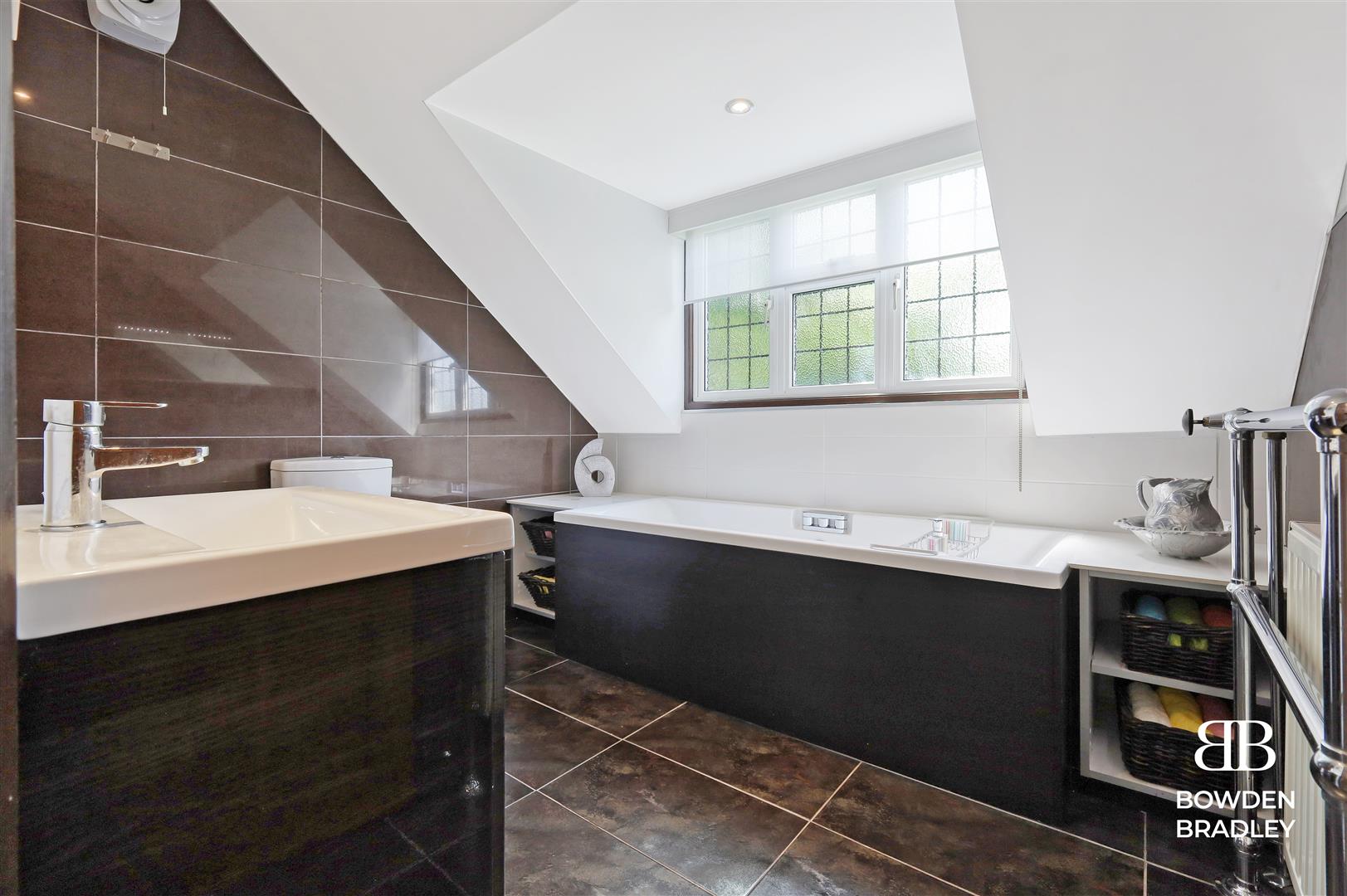 4 bed detached house for sale in Chester Road, Chigwell  - Property Image 17