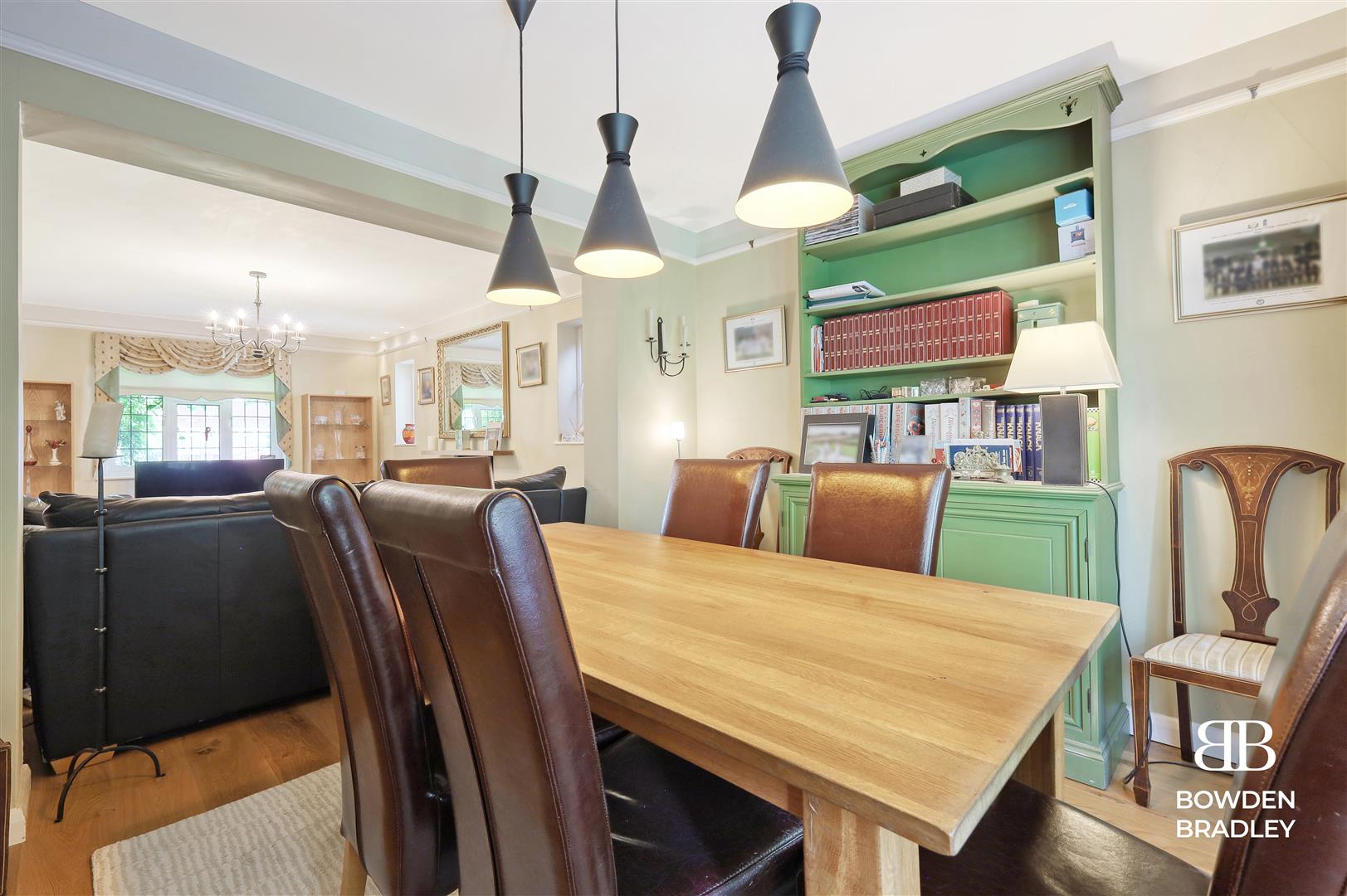 4 bed detached house for sale in Chester Road, Chigwell  - Property Image 9