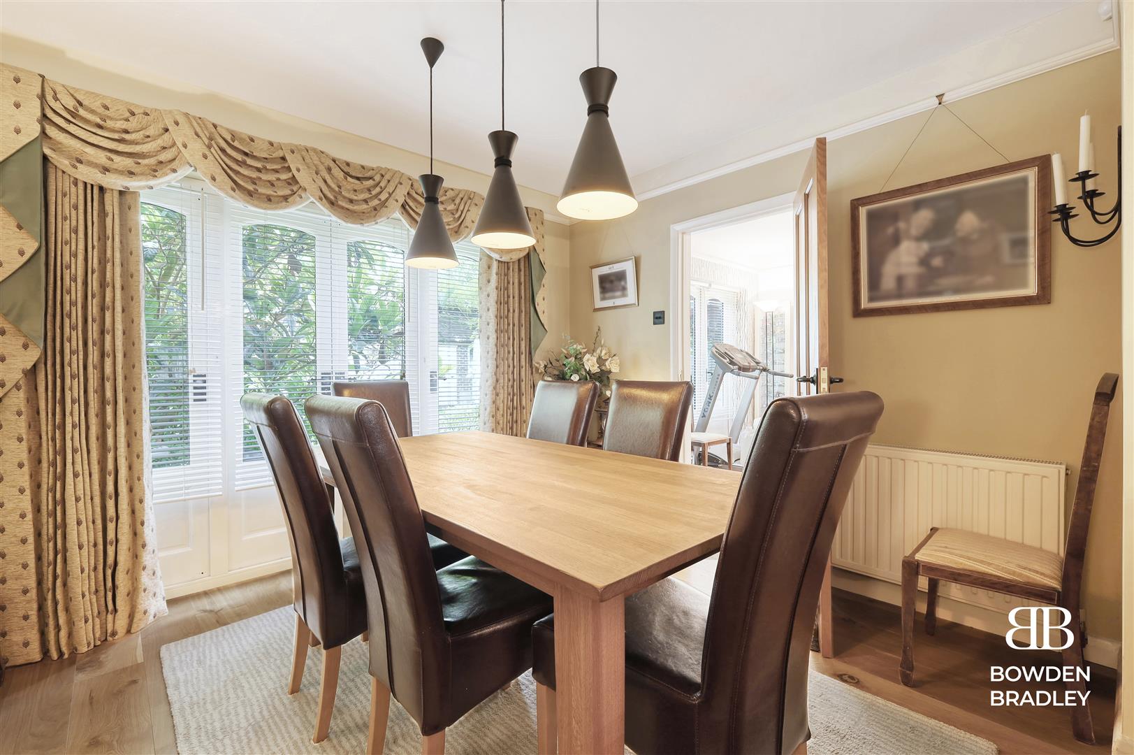 4 bed detached house for sale in Chester Road, Chigwell  - Property Image 8