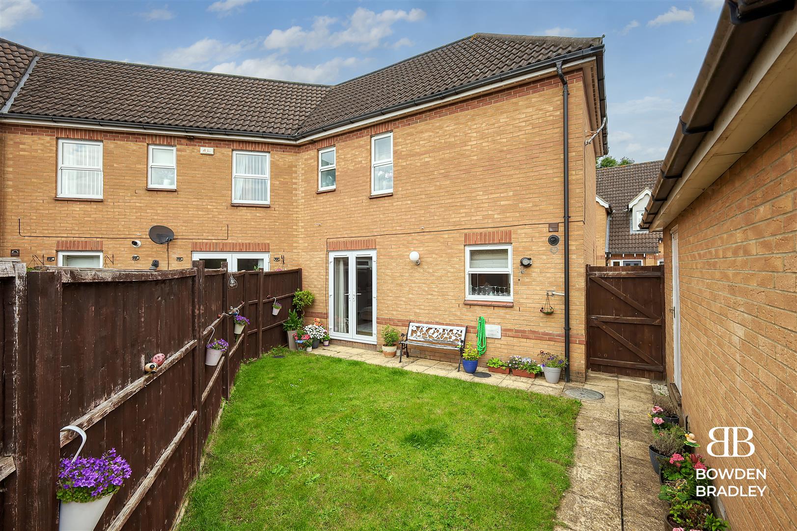 2 bed end of terrace house for sale in Chelsea Gardens, Harlow  - Property Image 21