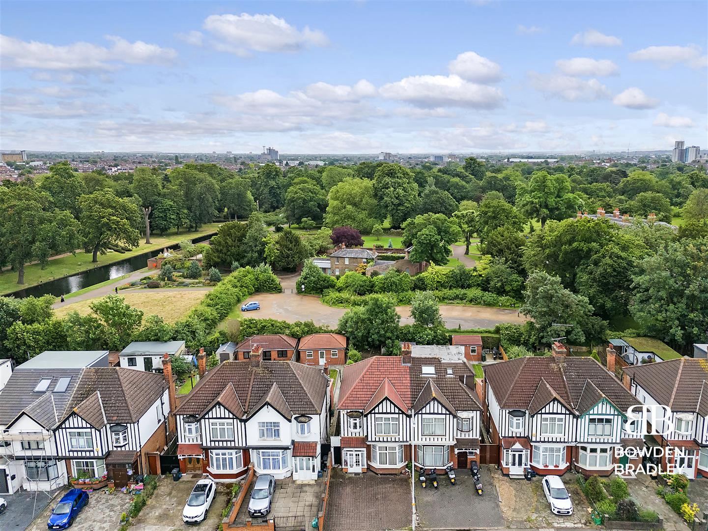 3 bed semi-detached house for sale in Cranbrook Road, Gants Hill  - Property Image 1