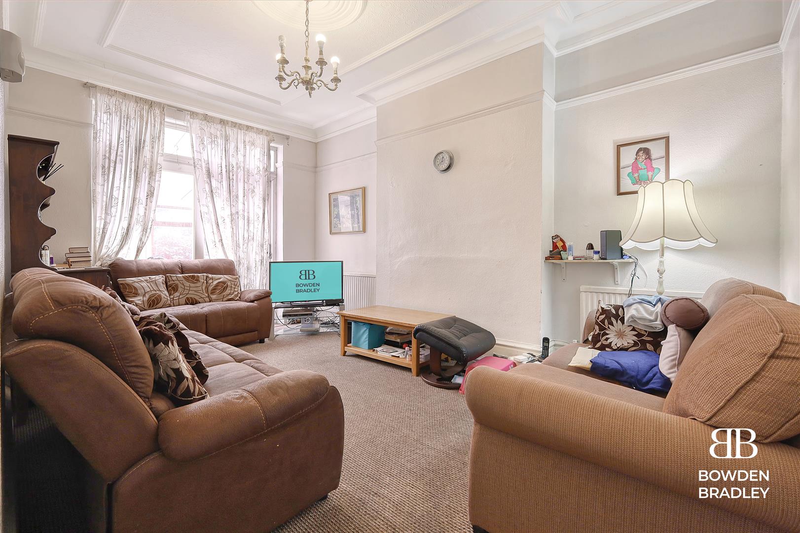 3 bed semi-detached house for sale in Cranbrook Road, Gants Hill  - Property Image 10