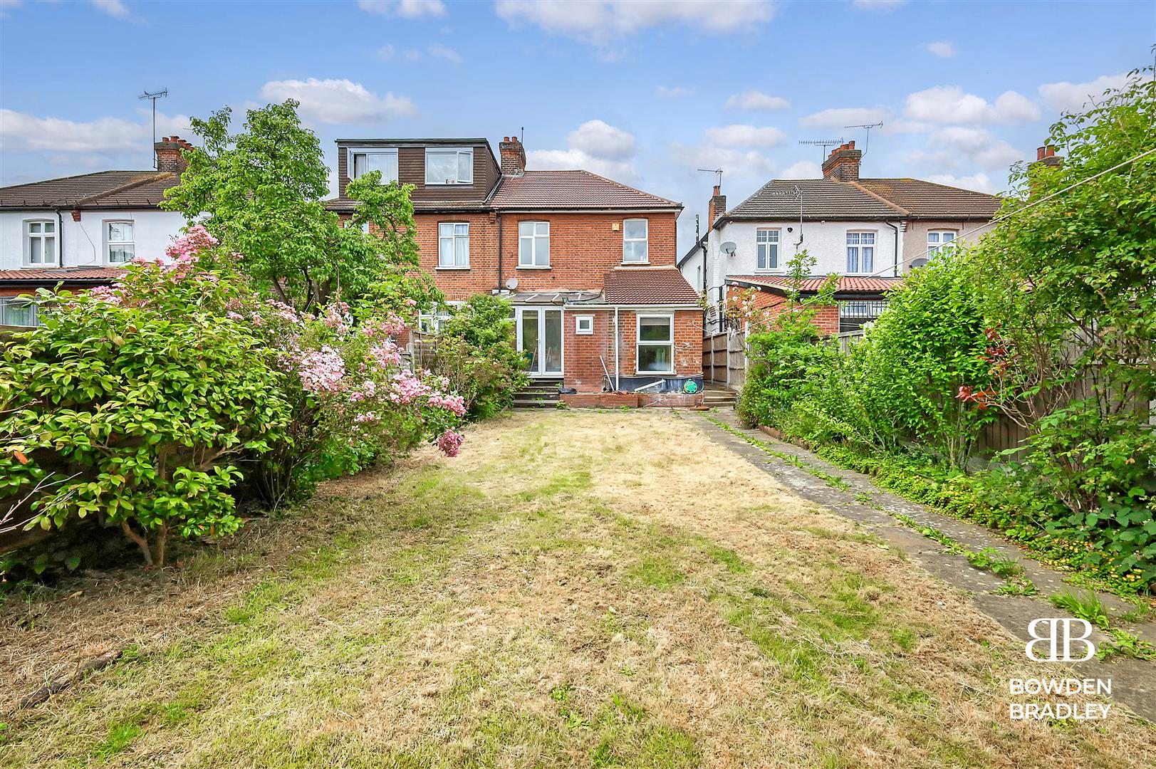 3 bed semi-detached house for sale in Cranbrook Road, Gants Hill  - Property Image 21