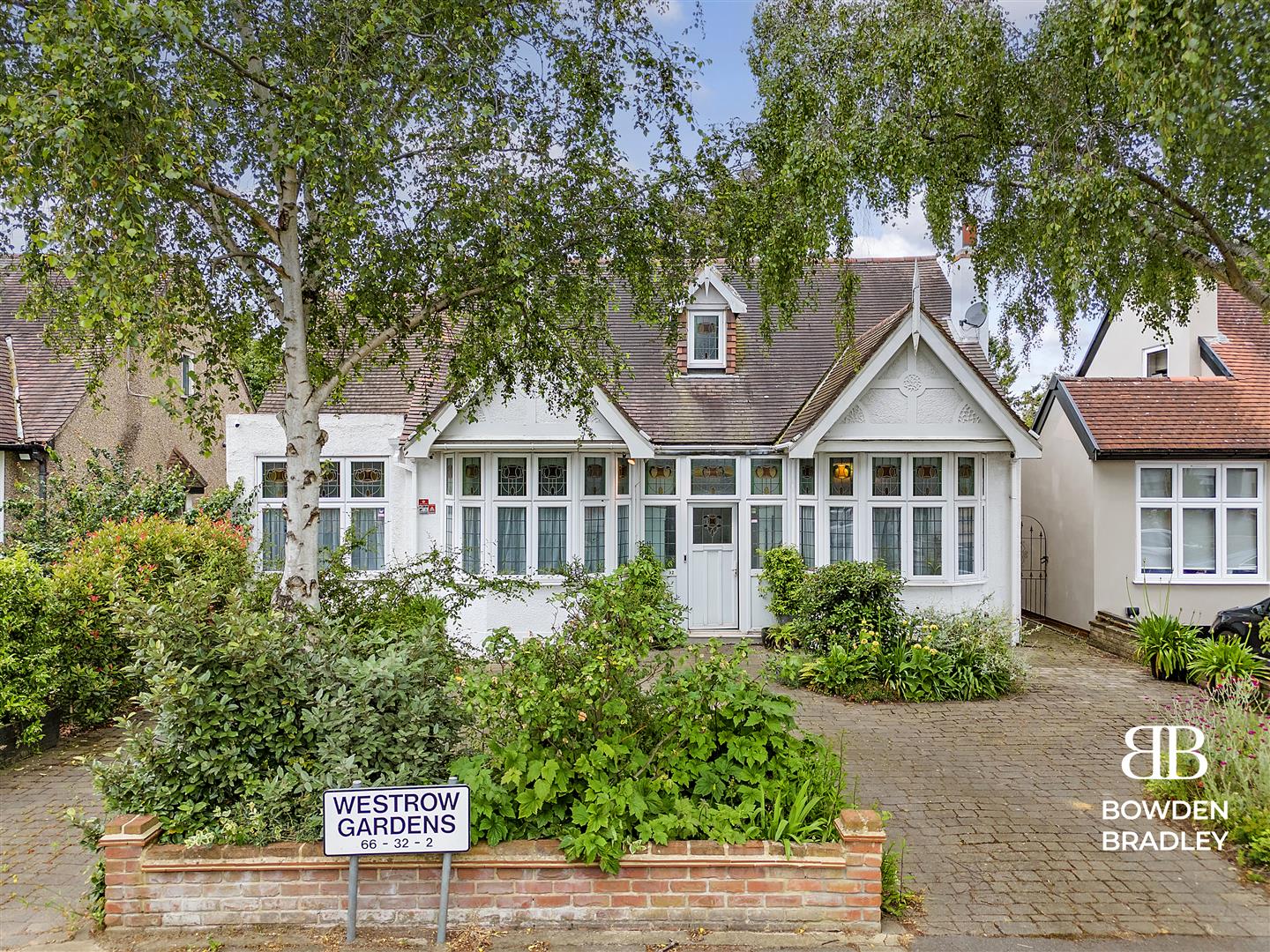 6 bed detached house for sale in Westrow Gardens, Goodmayes  - Property Image 1