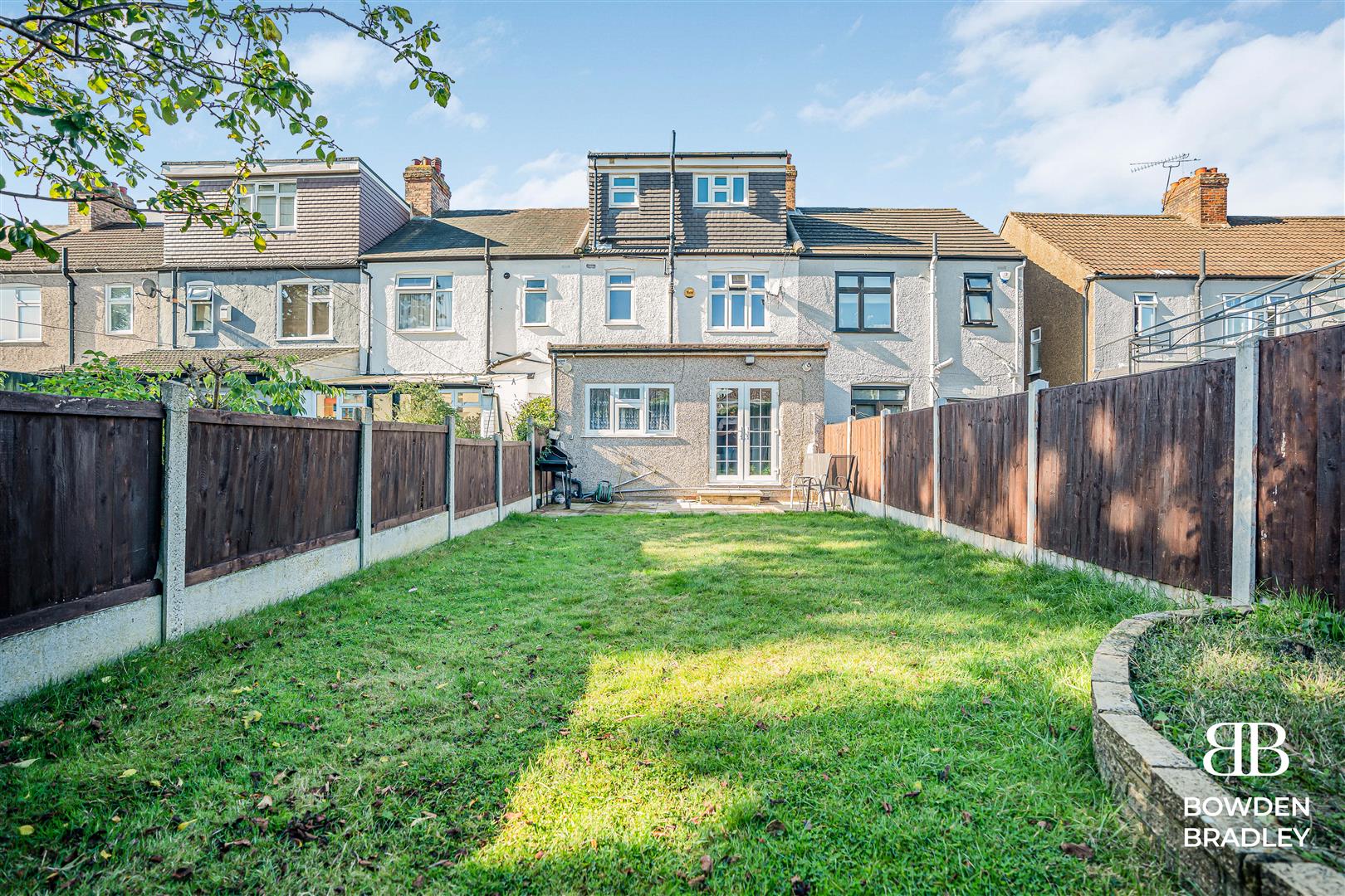 5 bed terraced house for sale in Clinton Crescent, Hainault  - Property Image 17