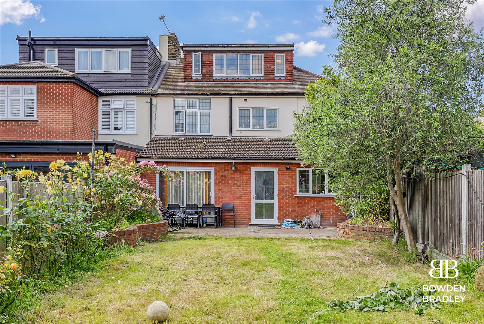 6 bed semi-detached house for sale in Dereham Road, Barking  - Property Image 24