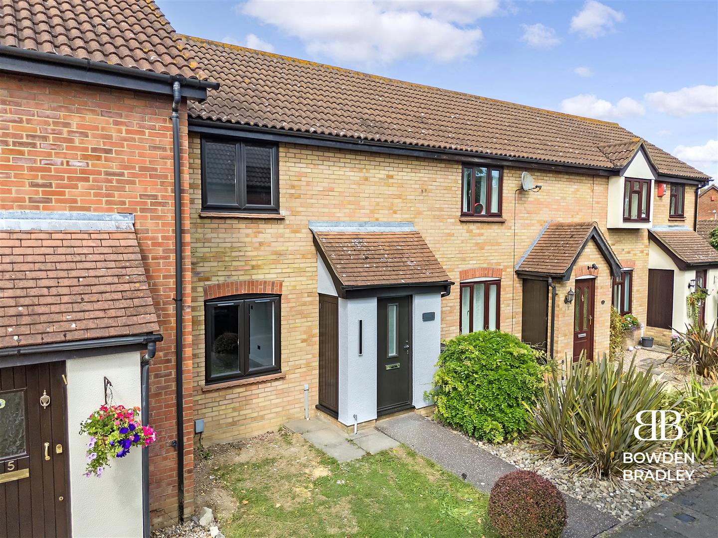 2 bed terraced house for sale in Trafford Close, Hainault  - Property Image 16