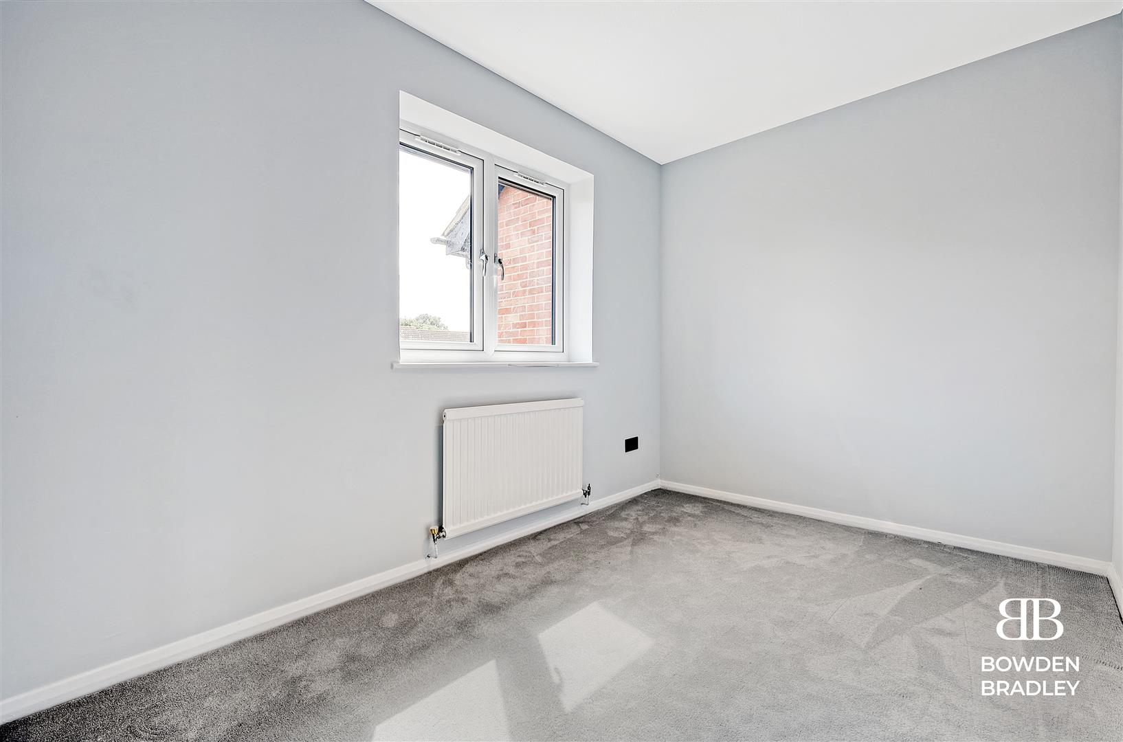 2 bed terraced house for sale in Trafford Close, Hainault  - Property Image 11