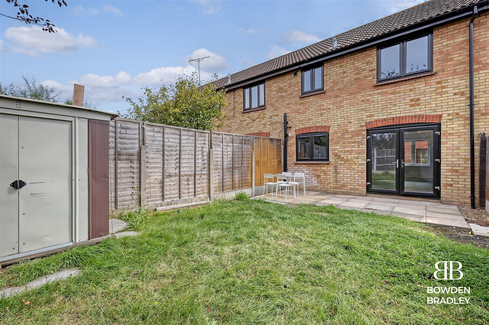 2 bed terraced house for sale in Trafford Close, Hainault  - Property Image 13