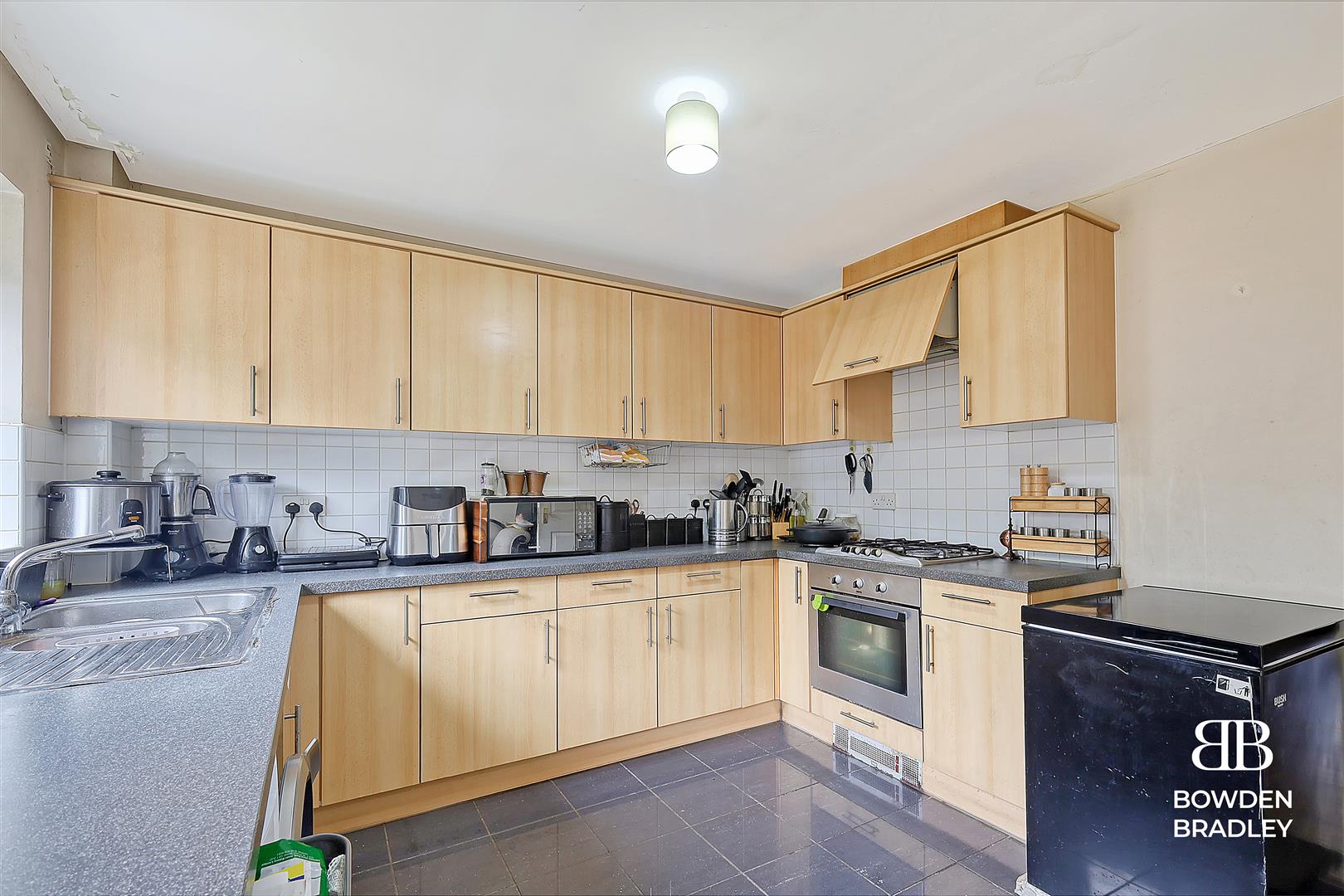 4 bed house for sale in Blackthorn Road, Ilford  - Property Image 7