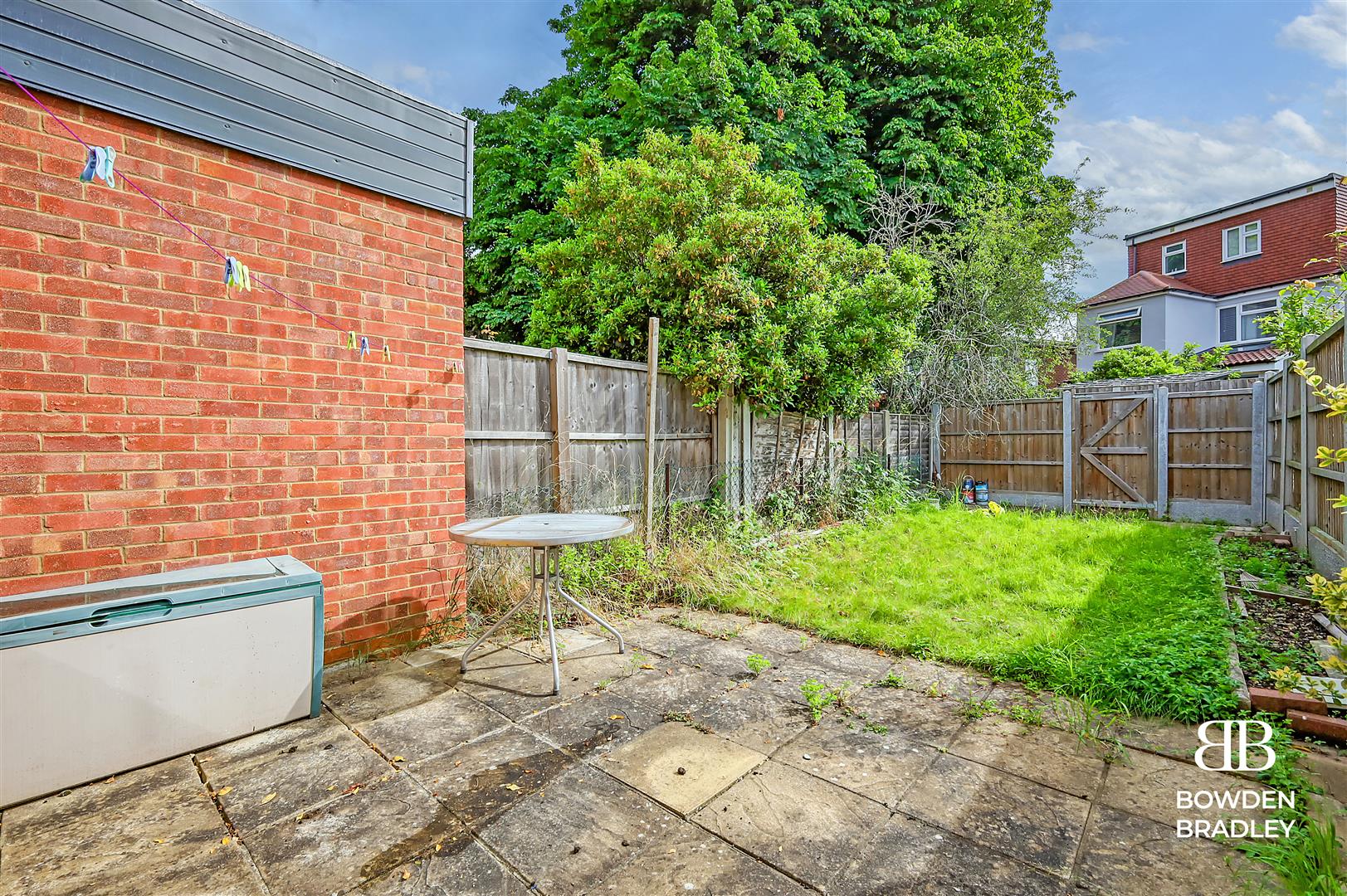 2 bed terraced house for sale in Laing Close, Hainault  - Property Image 18