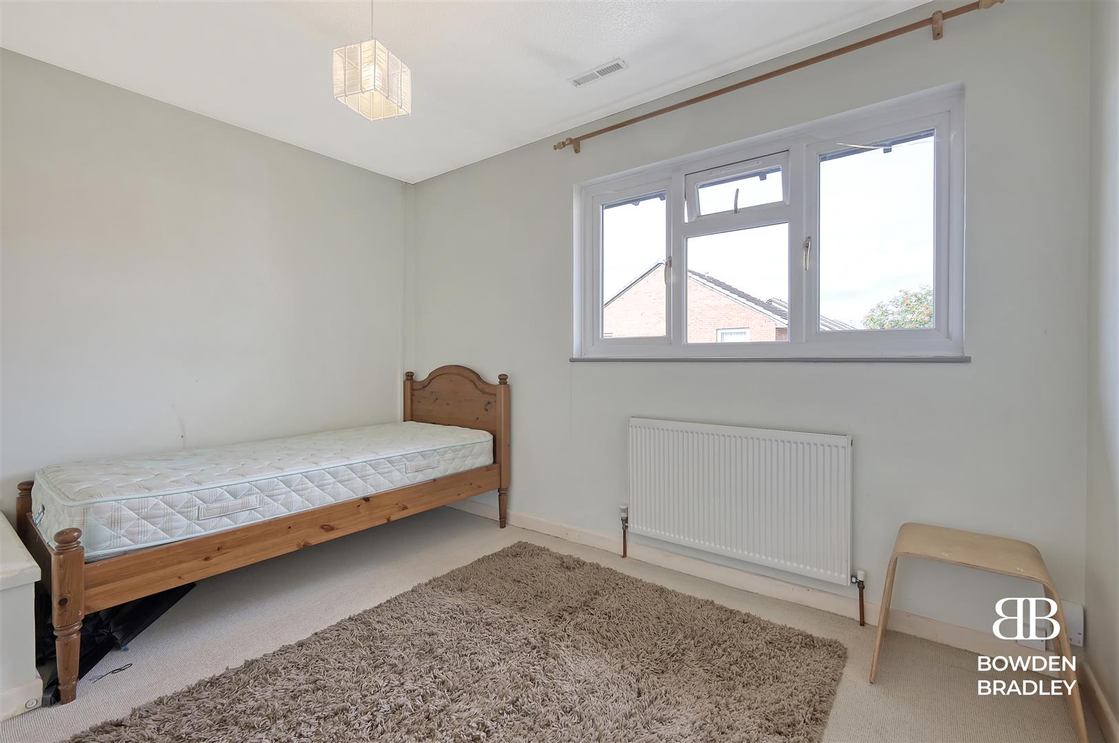 2 bed terraced house for sale in Laing Close, Hainault  - Property Image 12