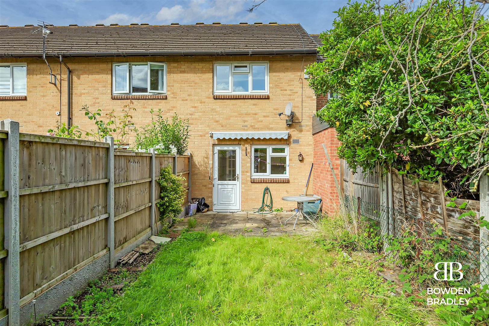 2 bed terraced house for sale in Laing Close, Hainault  - Property Image 16