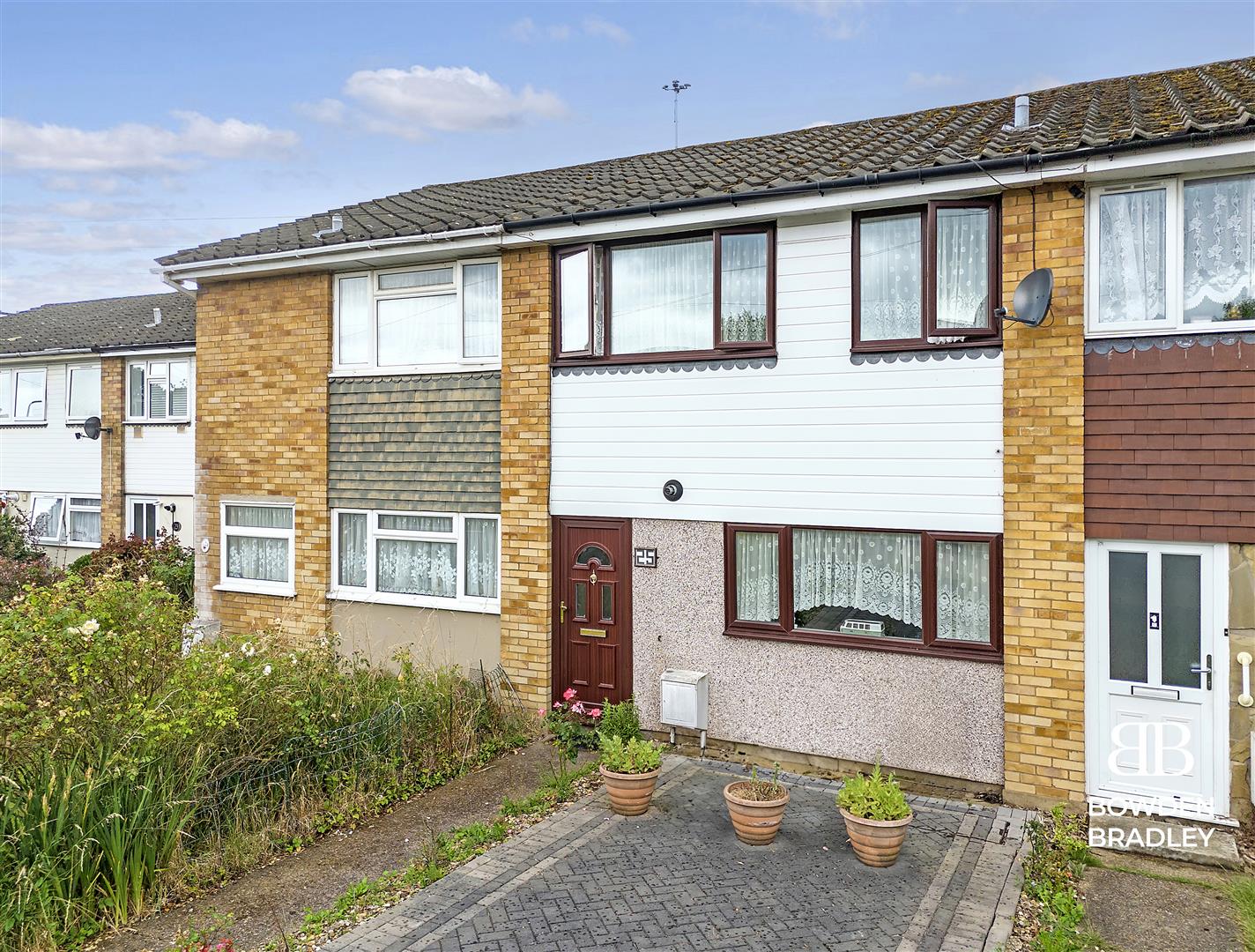 3 bed terraced house for sale in Robinia Close, Hainault  - Property Image 22