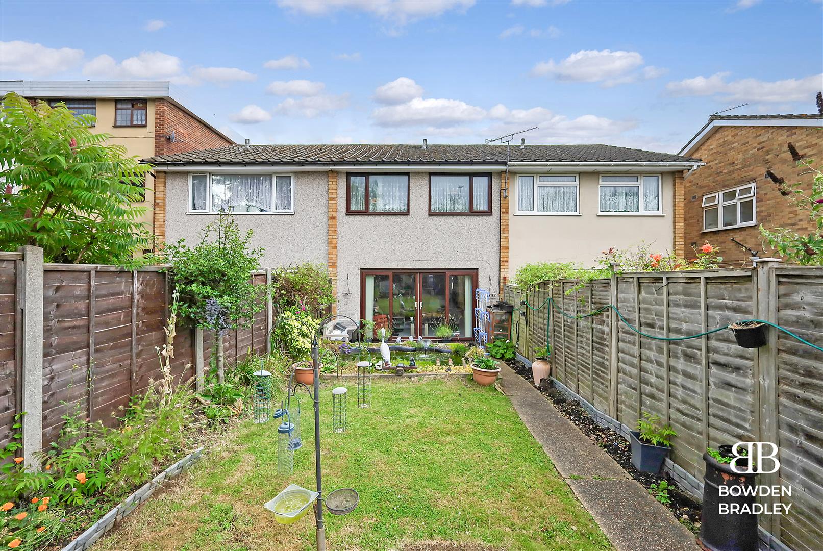 3 bed terraced house for sale in Robinia Close, Hainault  - Property Image 18