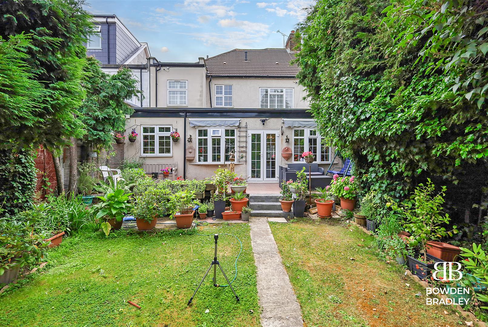 5 bed semi-detached house for sale in Wanstead Lane, Ilford  - Property Image 30