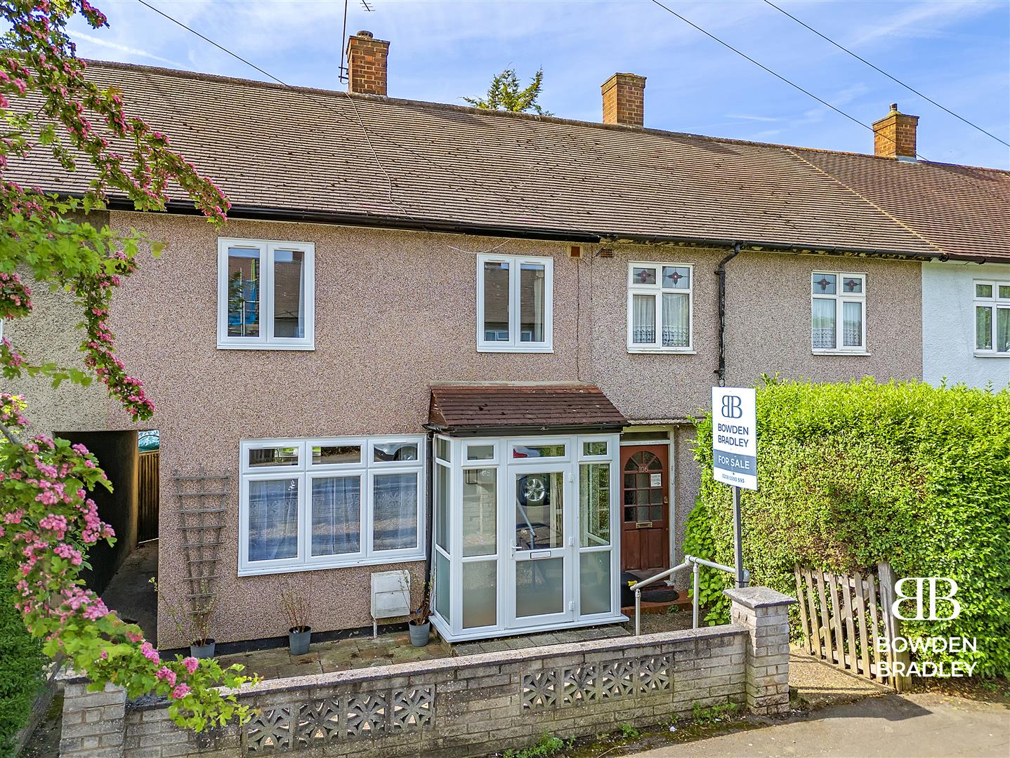 3 bed terraced house to rent in Arrowsmith Road, Chigwell  - Property Image 1