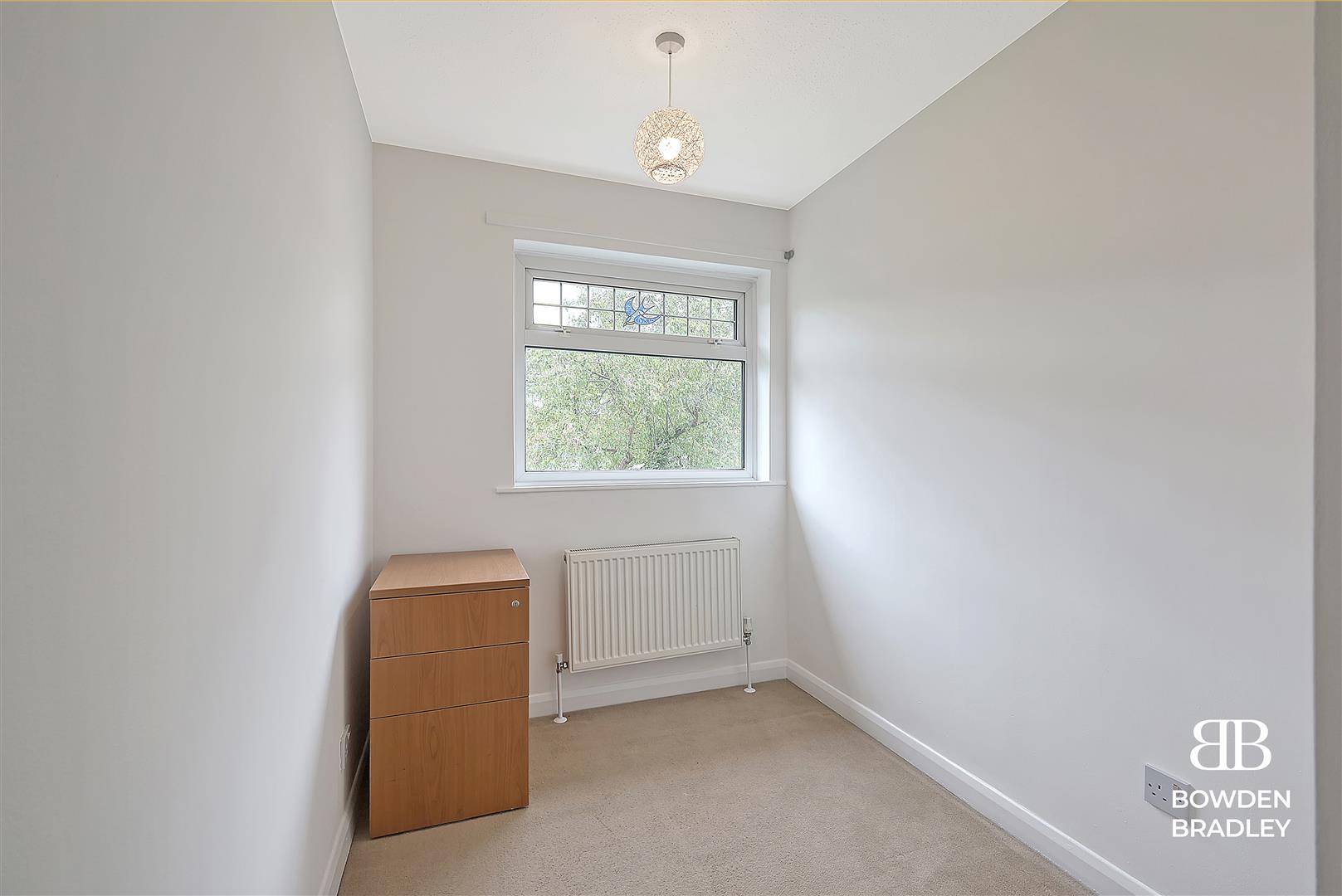 3 bed terraced house to rent in North Dene, Chigwell  - Property Image 13