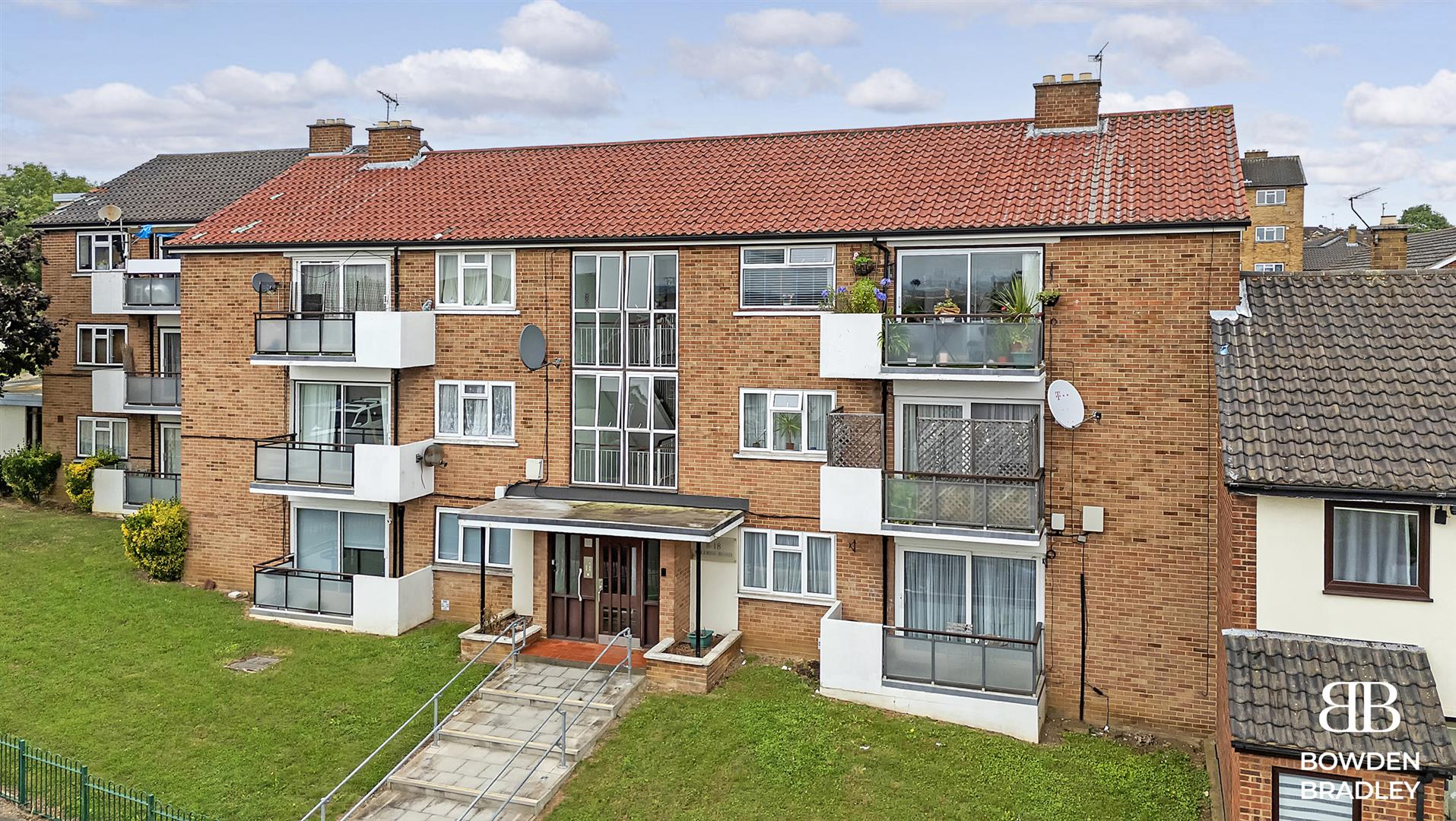 2 bed apartment for sale in Hillrise Road, Romford  - Property Image 14