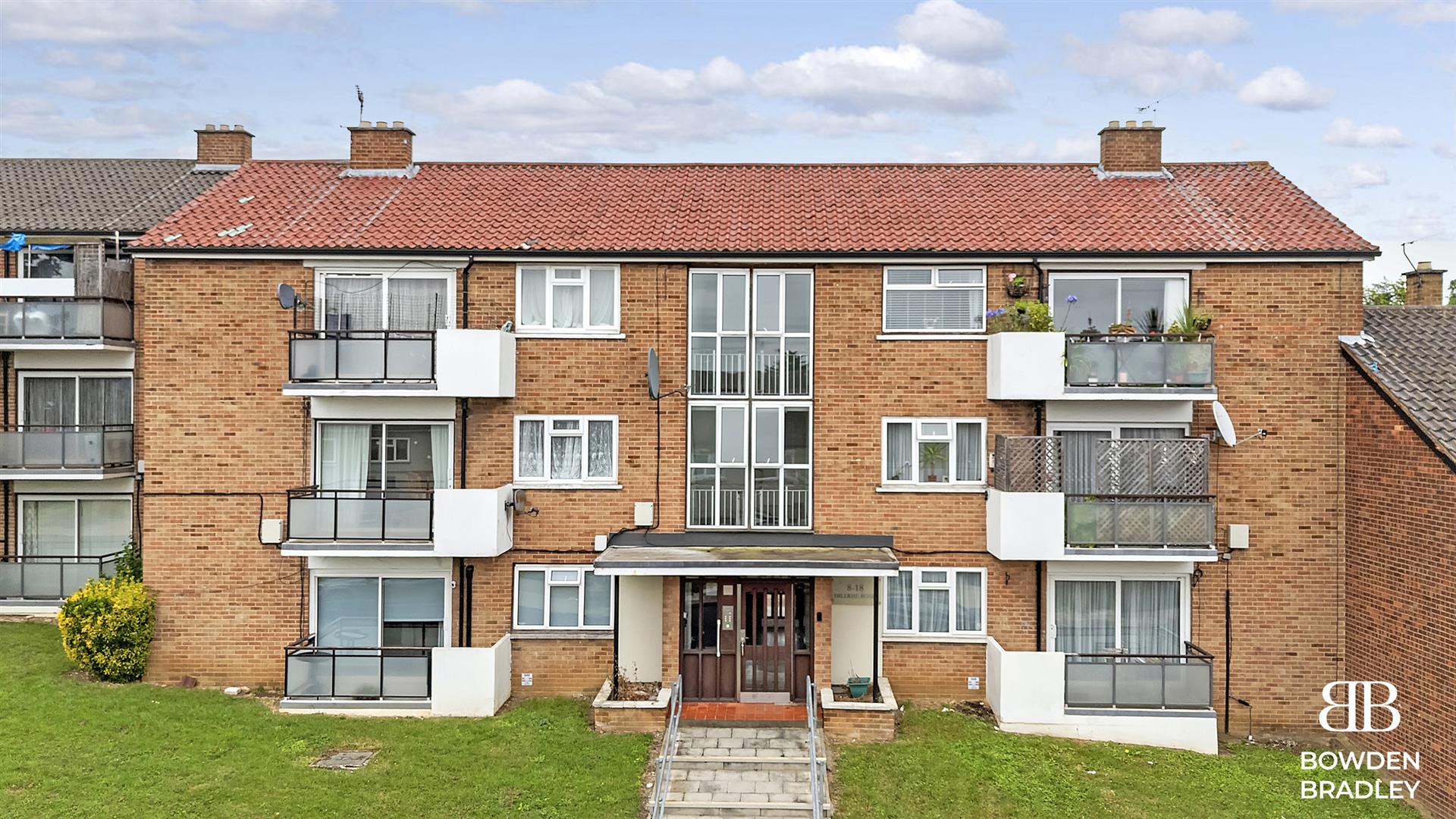 2 bed apartment for sale in Hillrise Road, Romford  - Property Image 1