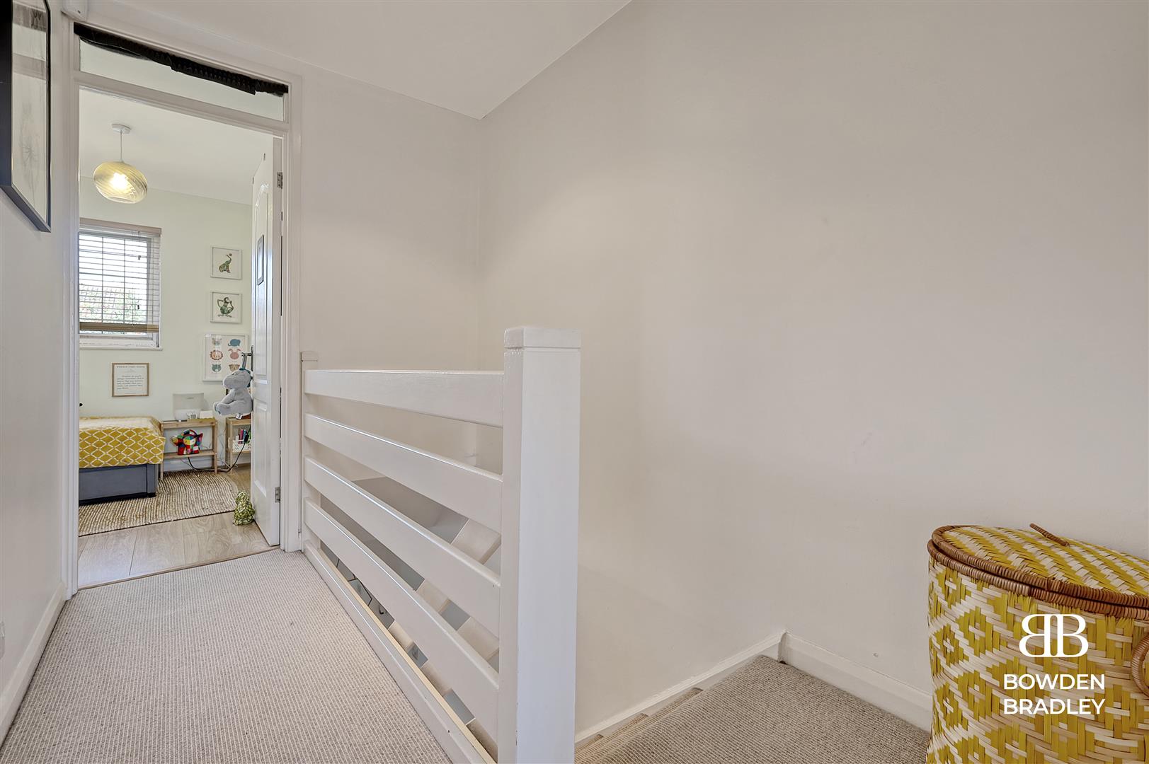 2 bed terraced house for sale in Andrew Close, Ilford  - Property Image 8