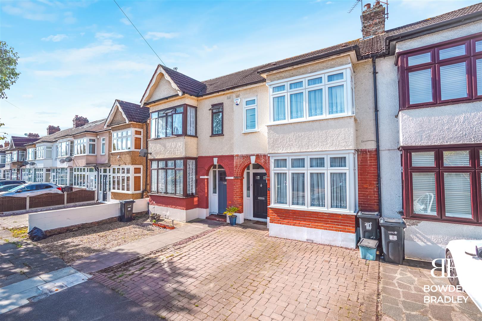 3 bed terraced house for sale in Hazelbrouck Gardens, Hainault  - Property Image 17