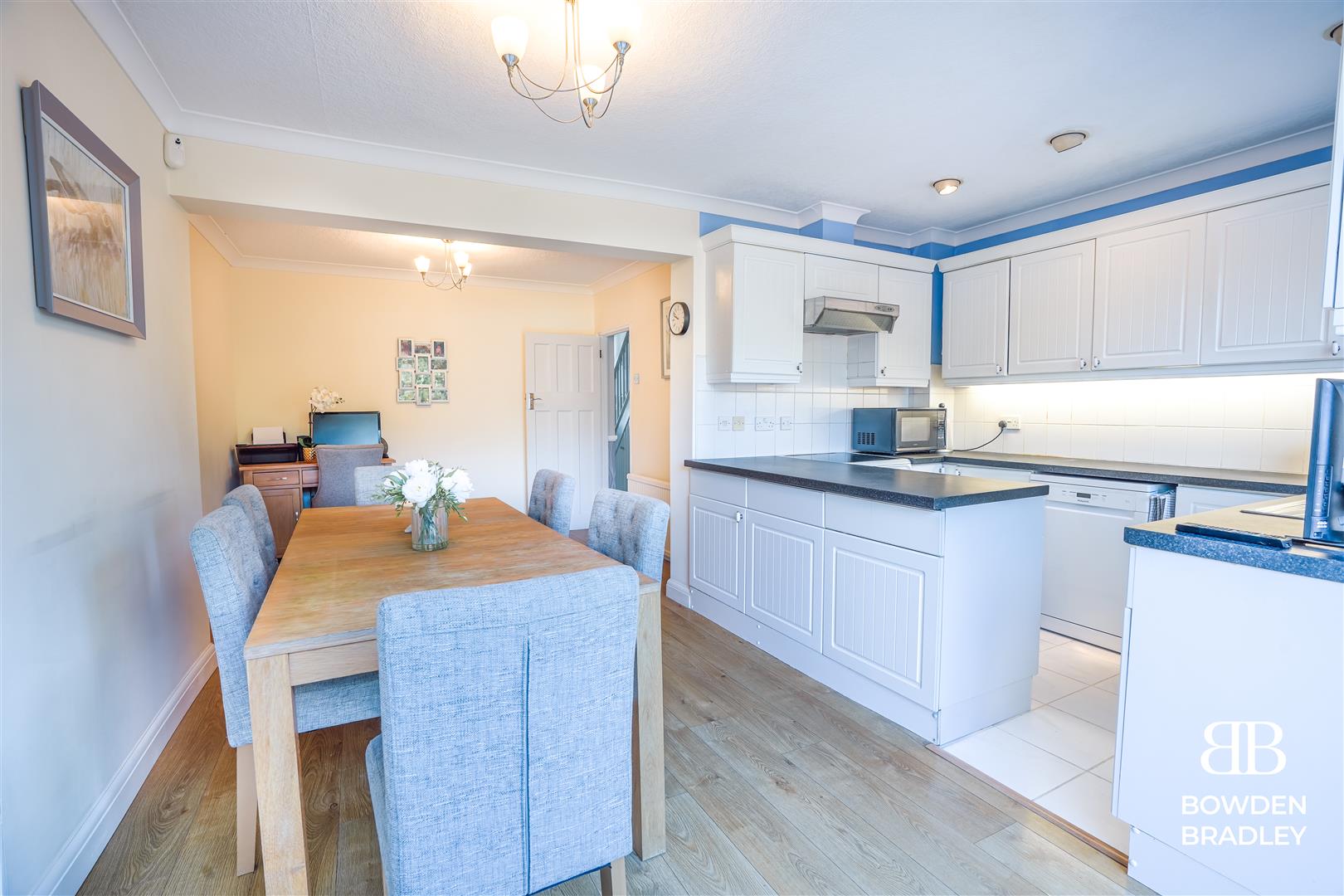 3 bed terraced house for sale in Hazelbrouck Gardens, Hainault  - Property Image 5