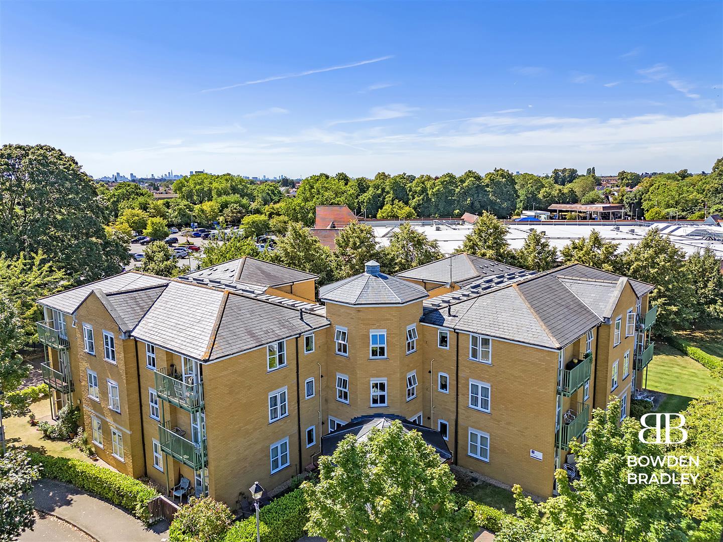 1 bed flat for sale in Village Way, Ilford  - Property Image 1